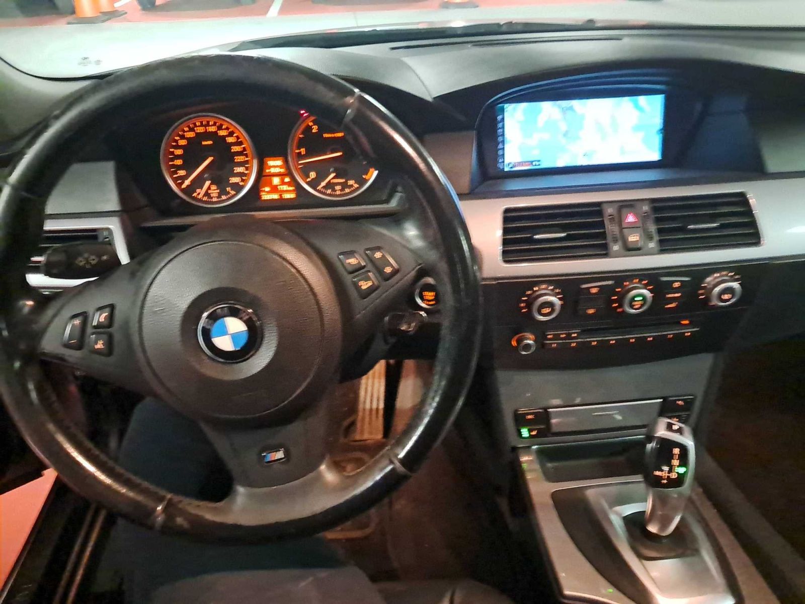 BMW Řada 5, 530d xDrive, 4X4, Automat - fotka 3