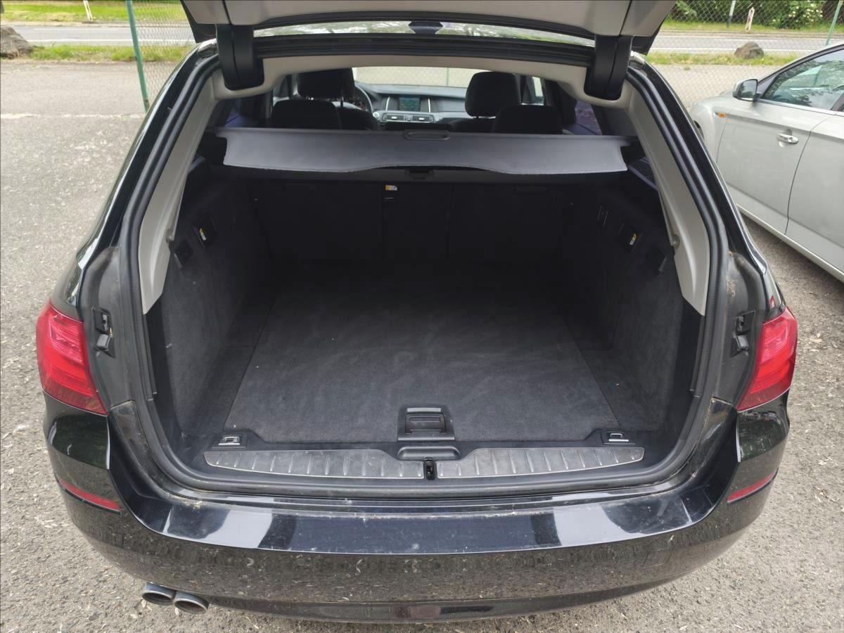 BMW Řada 5, 520d XDRIVE - fotka 5