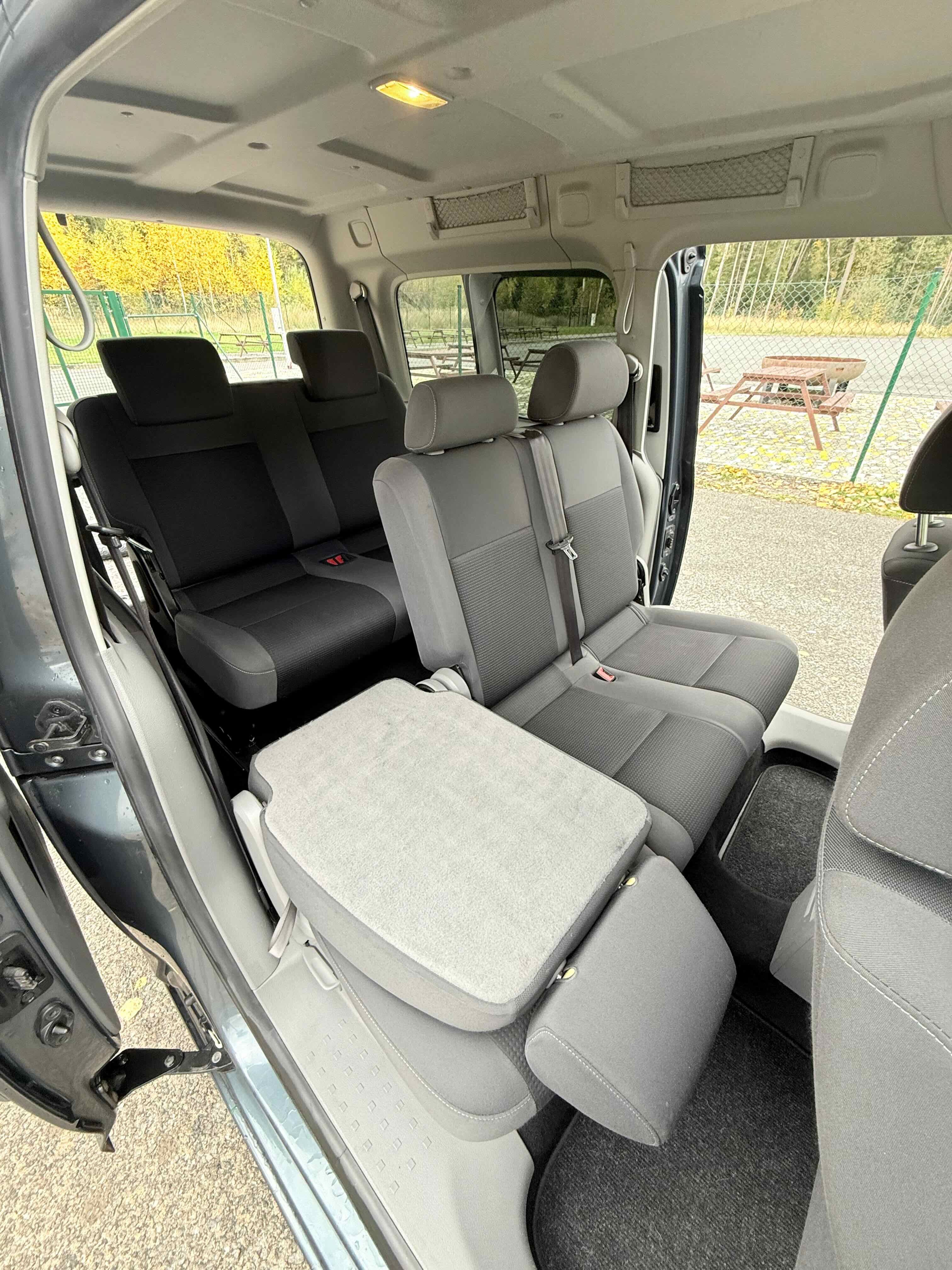 Volkswagen Caddy, VW Caddy, 7 míst, LONG, 103kW - fotka 2