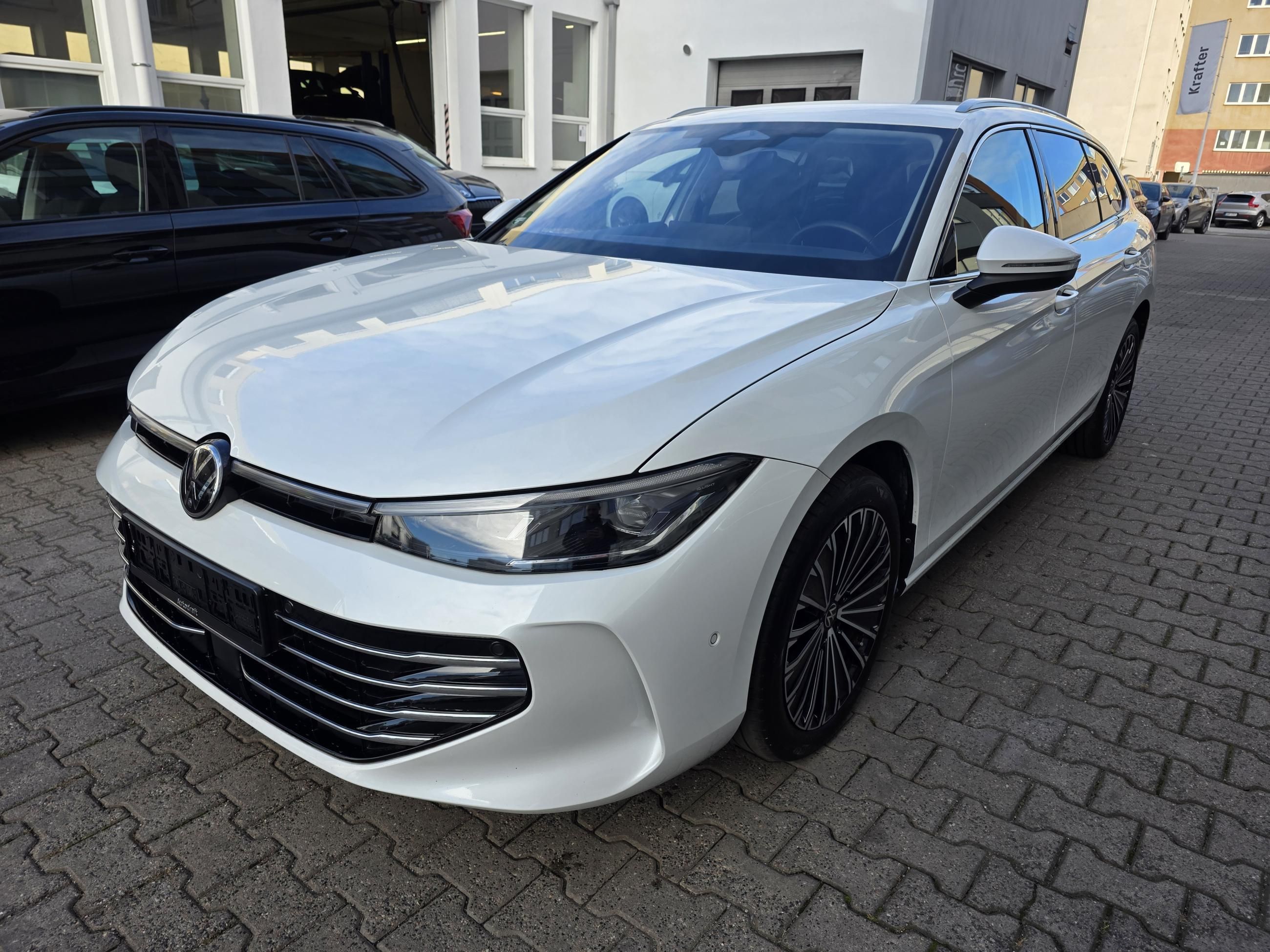 Volkswagen Passat, Elegance 2.0 TDI 110kW DSG - fotka 2