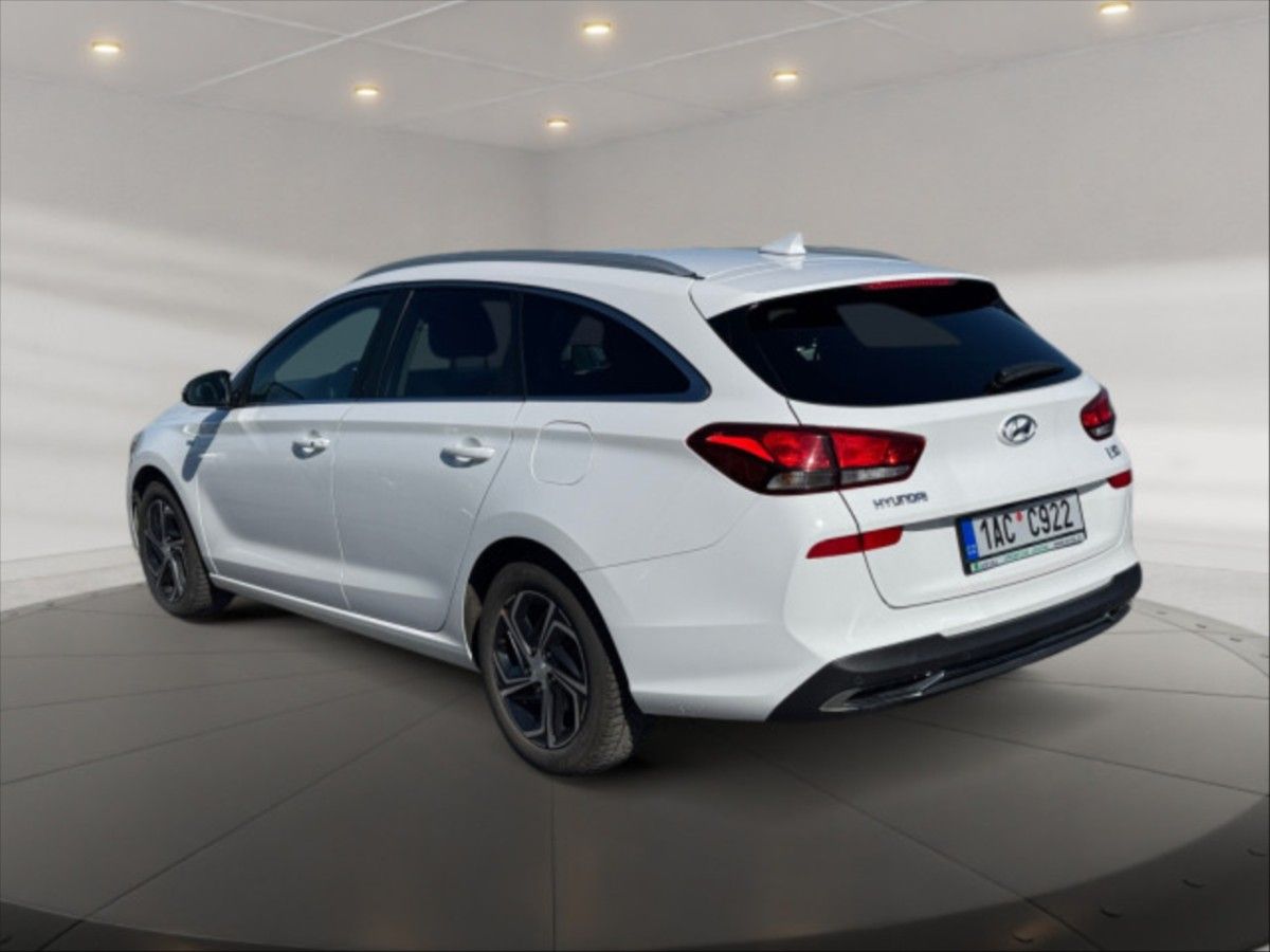 Hyundai i30, 1,5 T-GDI Smart 5d - fotka 4