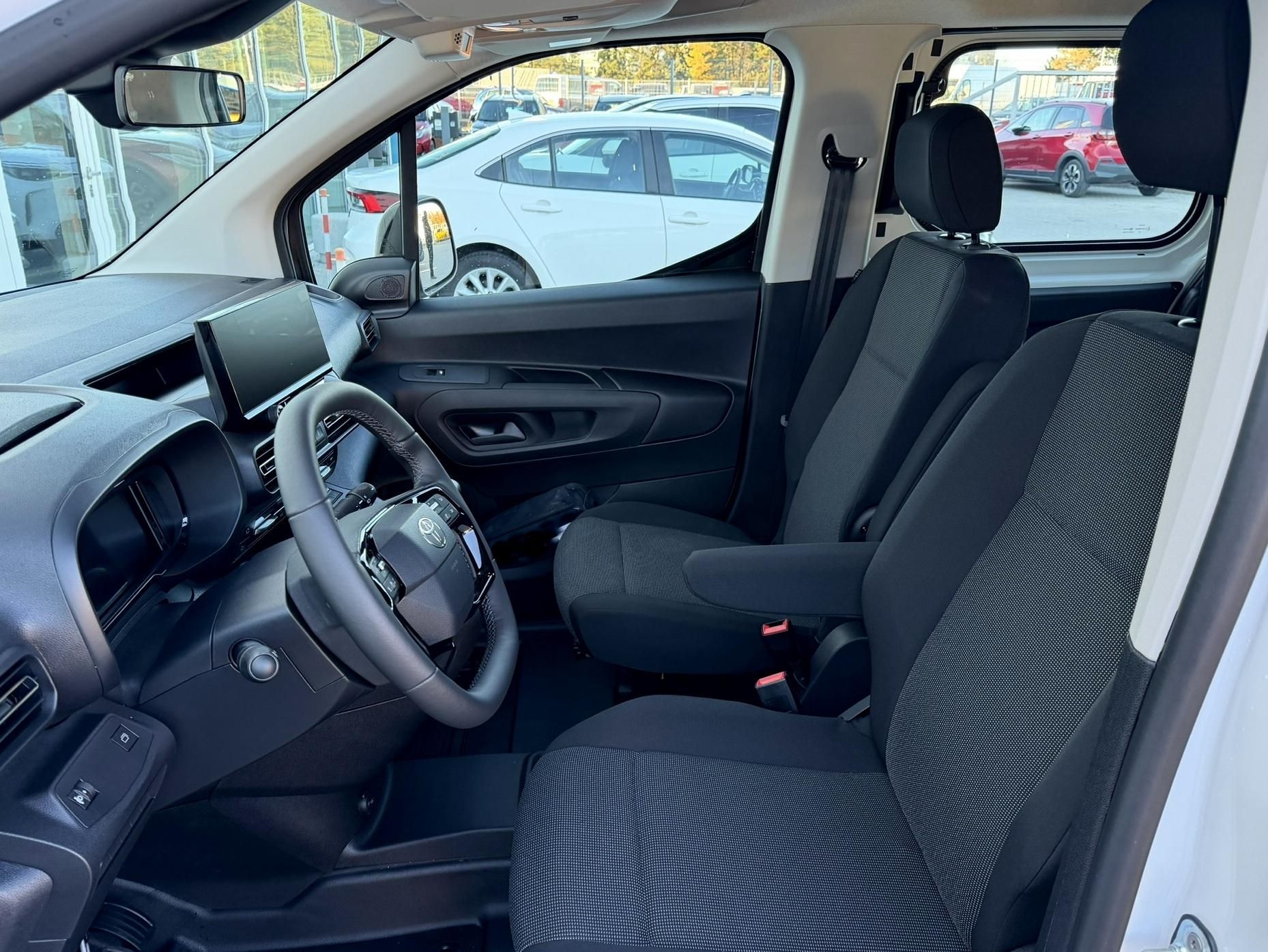 Toyota Proace City, CREW CAB LONG 1,5D 130k MT - fotka 5