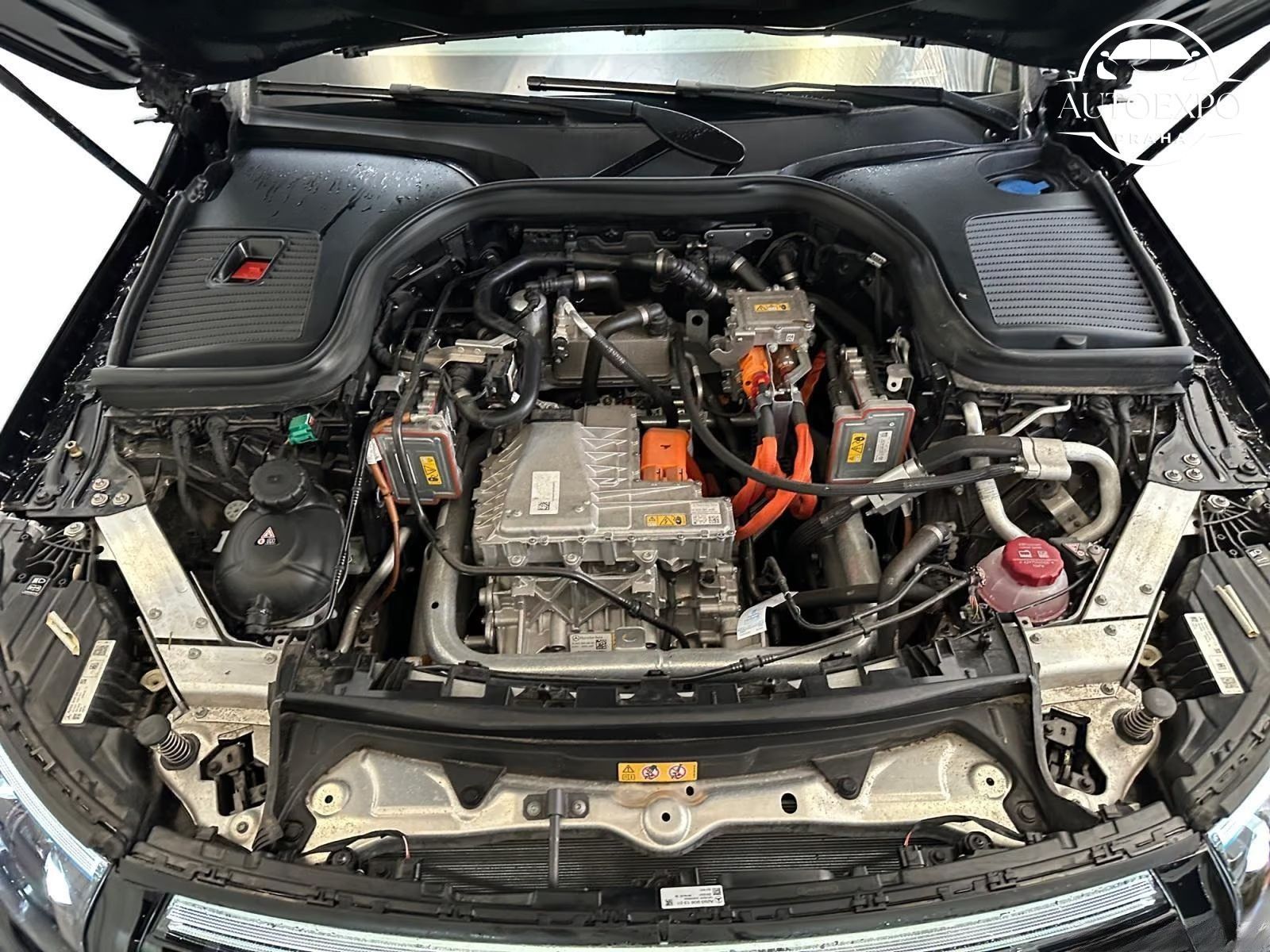 Mercedes-Benz EQC, 400 4M AMG Mutlibeam Distronic - fotka 4