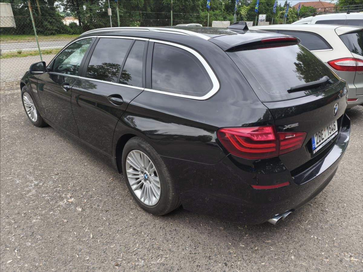 BMW Řada 5, 520d XDRIVE - fotka 3