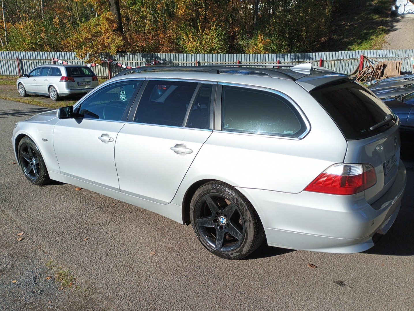 BMW Řada 5, 2.0D manuál - fotka 4