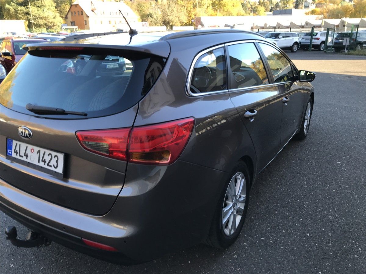 Kia Cee´d, 1,4 i 73kW Combi - fotka 5