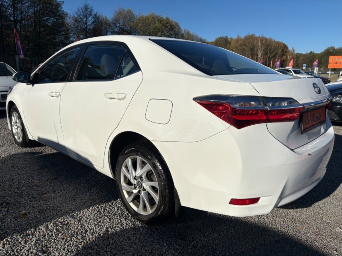 Toyota Corolla, 1,6 VVT-i  DPH - fotka 4