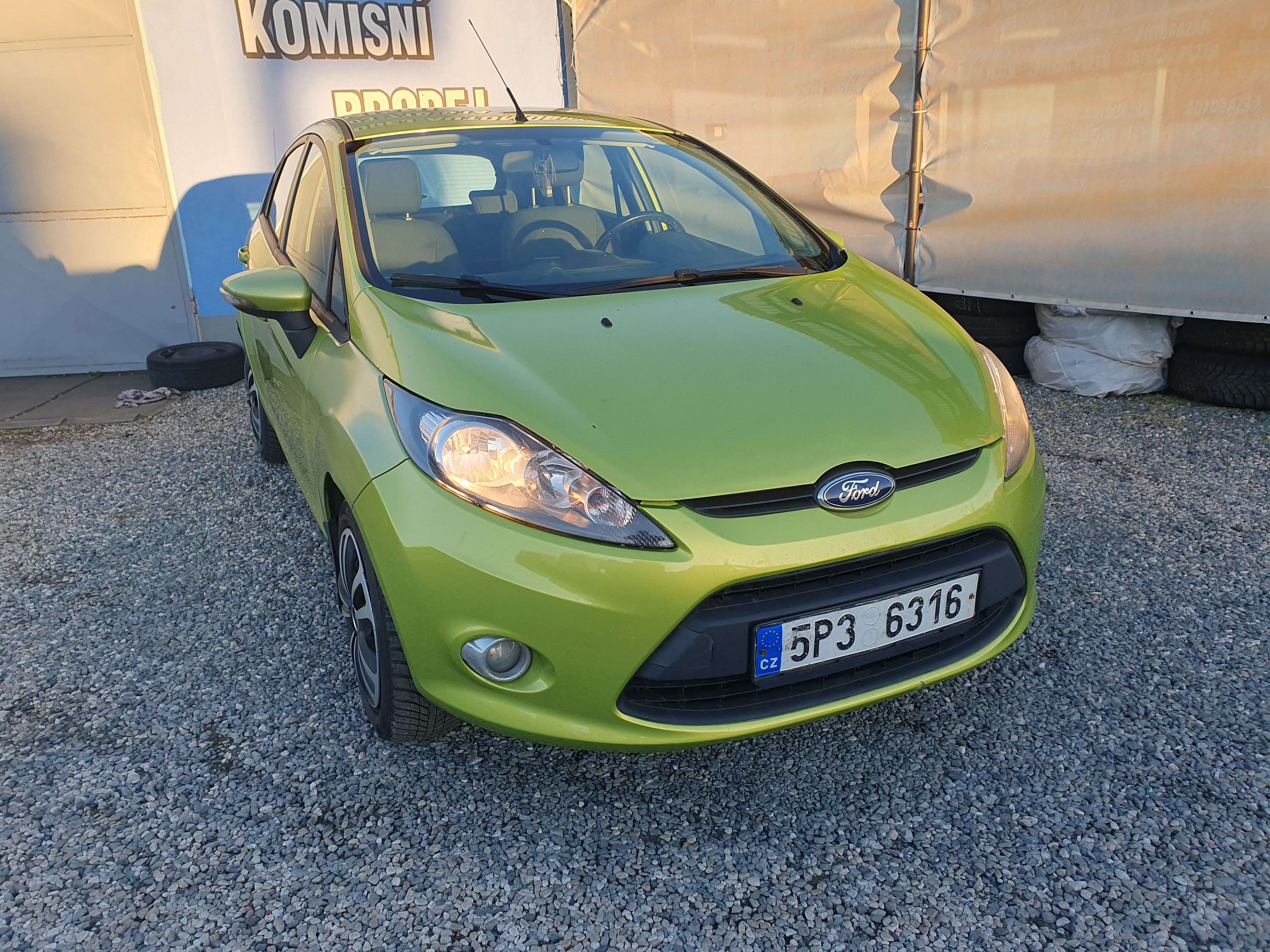 Ford Fiesta, 1.2 Í 1 MAJITEN NOVÉ ČR KLIMA - fotka 3