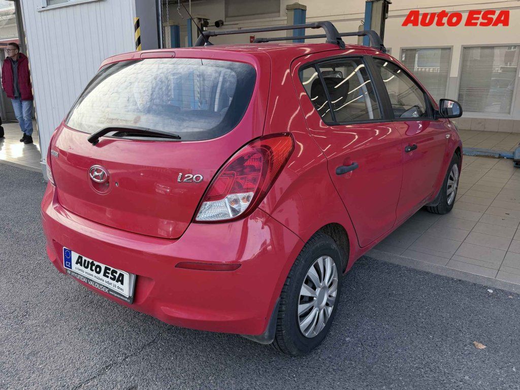 Hyundai i20, 1.2I,ČR - fotka 2