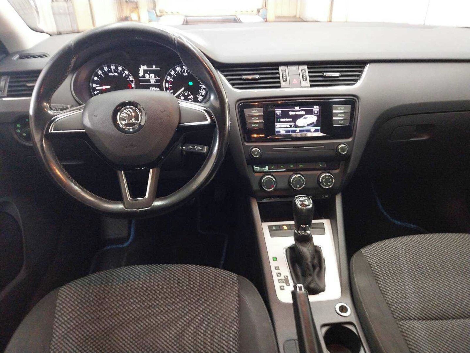 Škoda Octavia, 1.6 TDI, Ambition, Automat - fotka 3