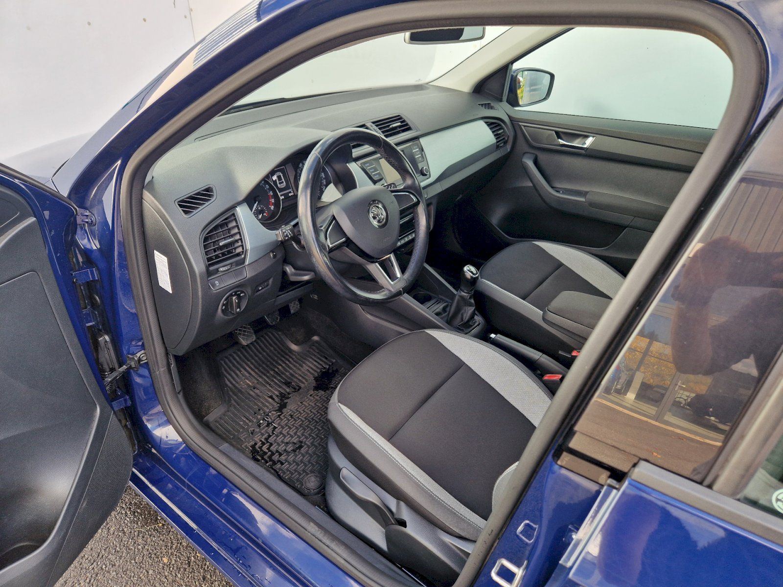 Škoda Fabia, 1.4TDI 66kW Ambition Plus - fotka 6