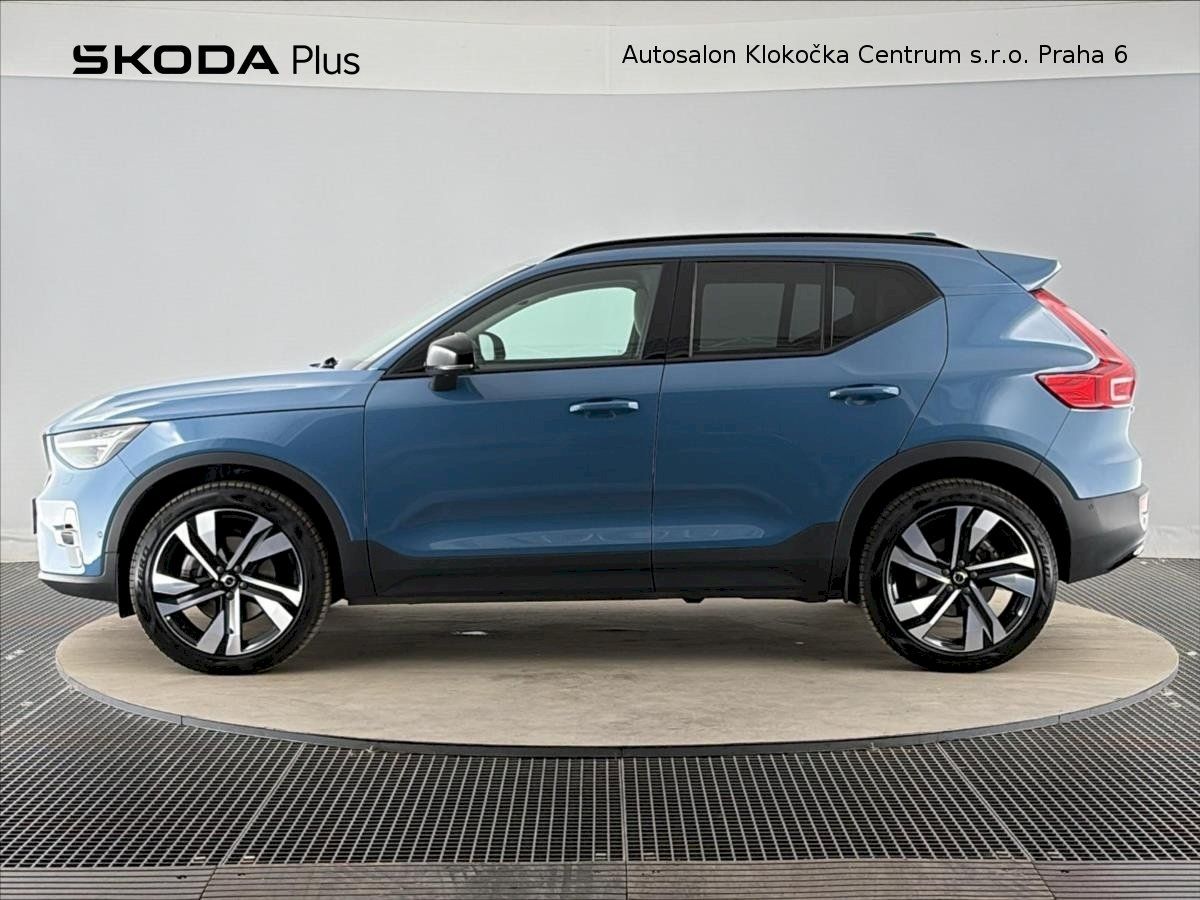 Volvo XC40, B4145 kW Dark Ultimate AT - fotka 3