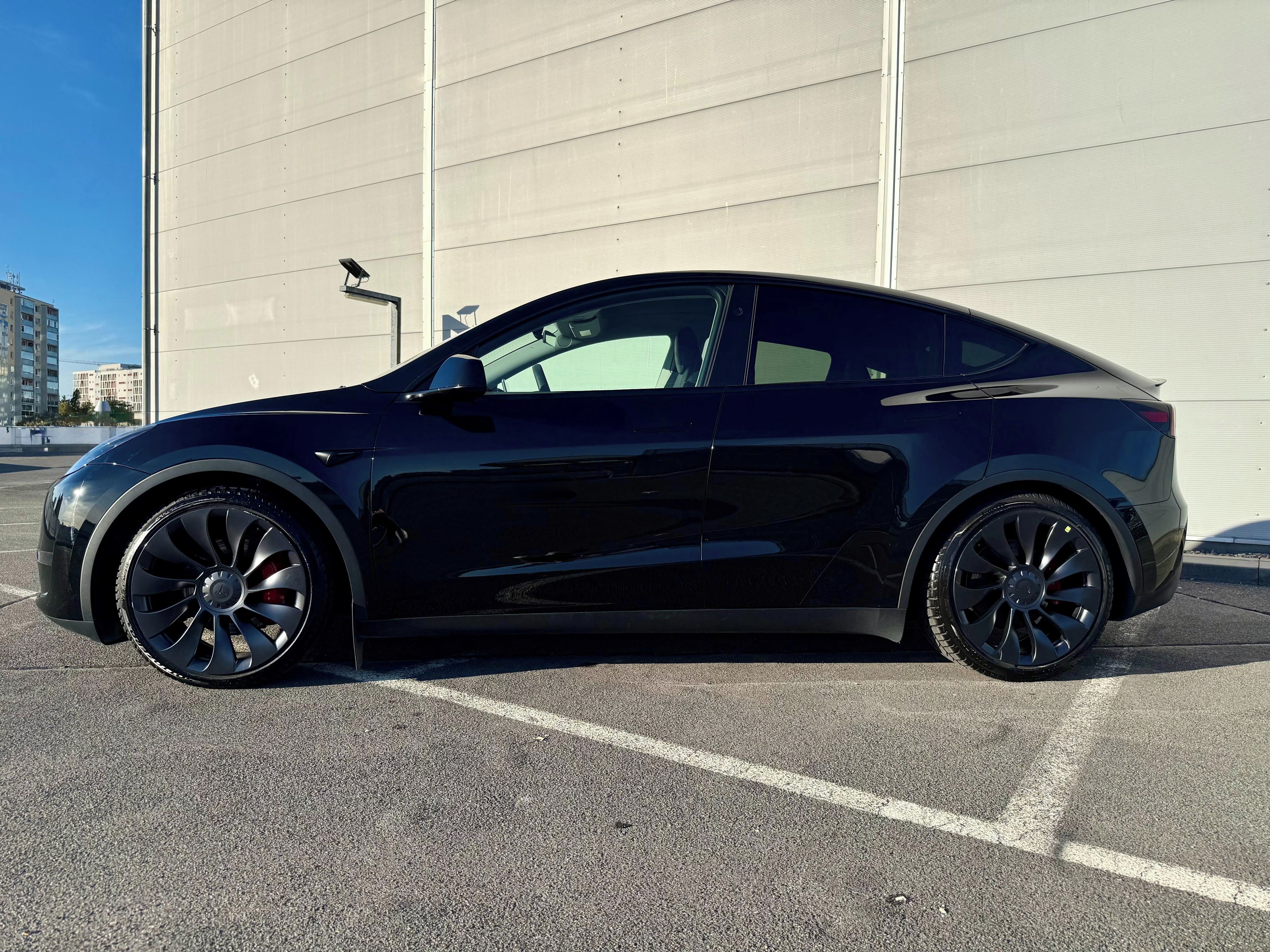 Tesla Model Y, Performance| 393 kW | 4×4 | - fotka 2