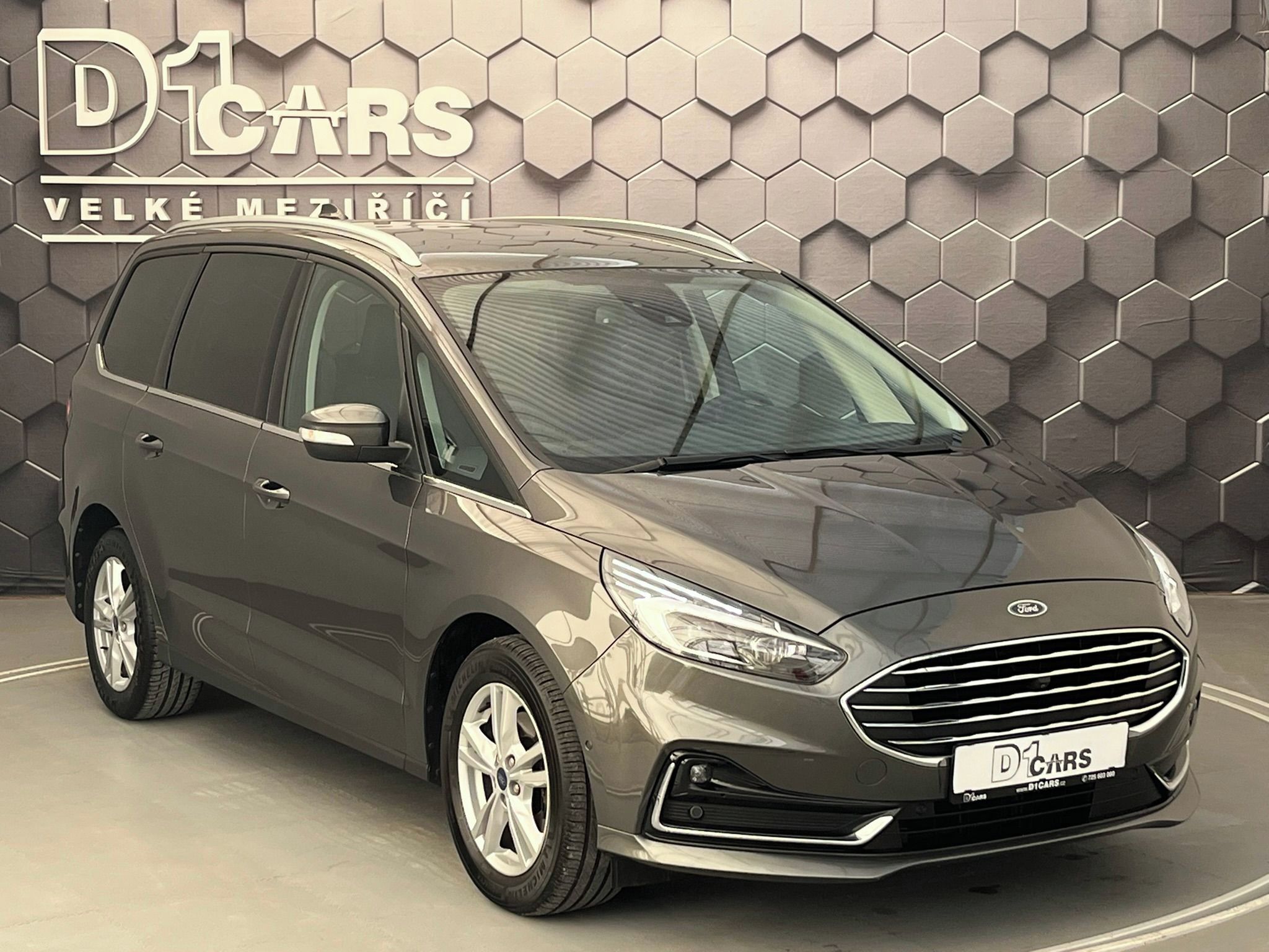 Ford Galaxy, 2.5 HEV Titanium 7míst - fotka 5