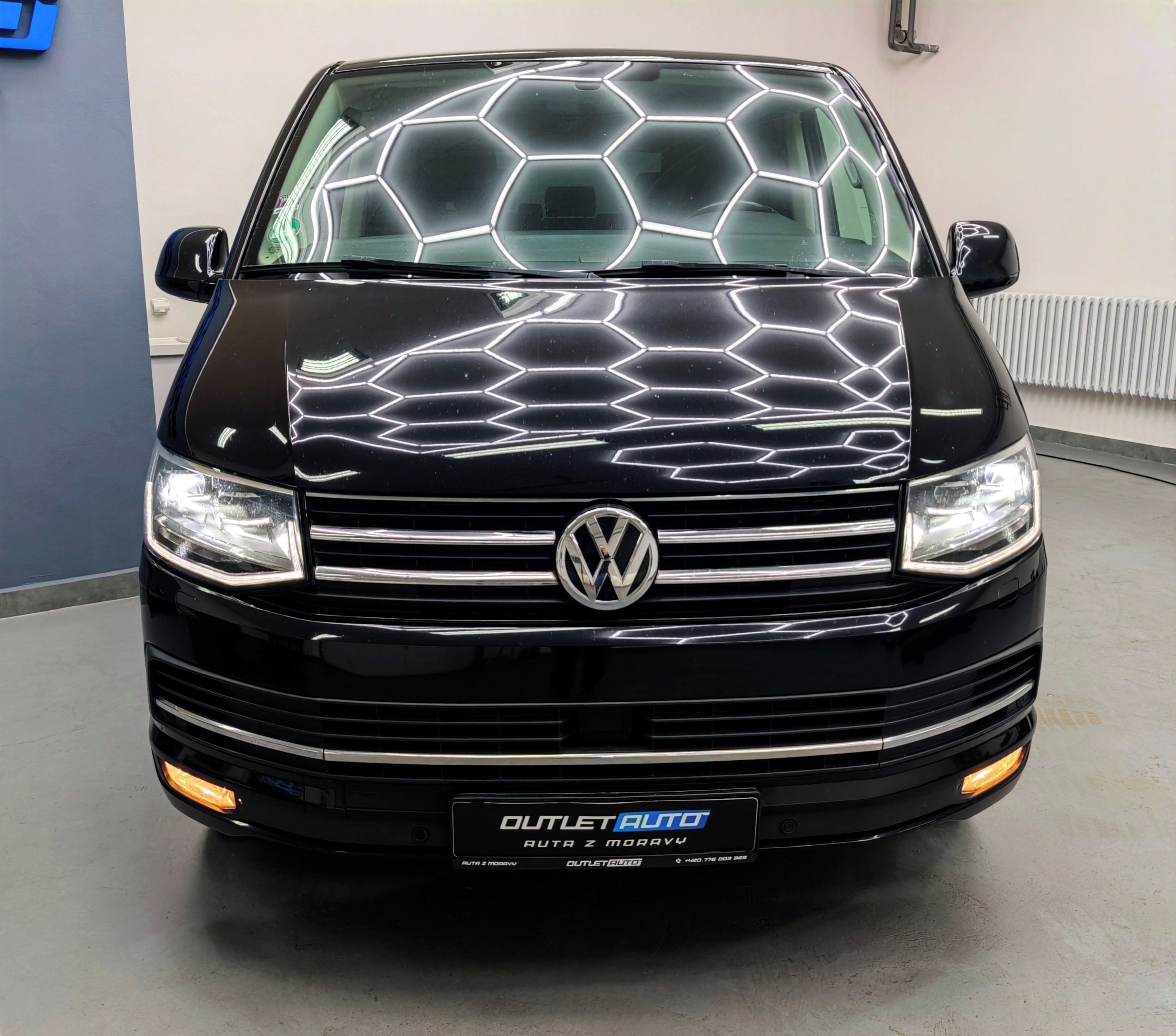 Volkswagen Multivan, 2.0 TDI 110KW,DSG,HIGLINE, LED - fotka 2