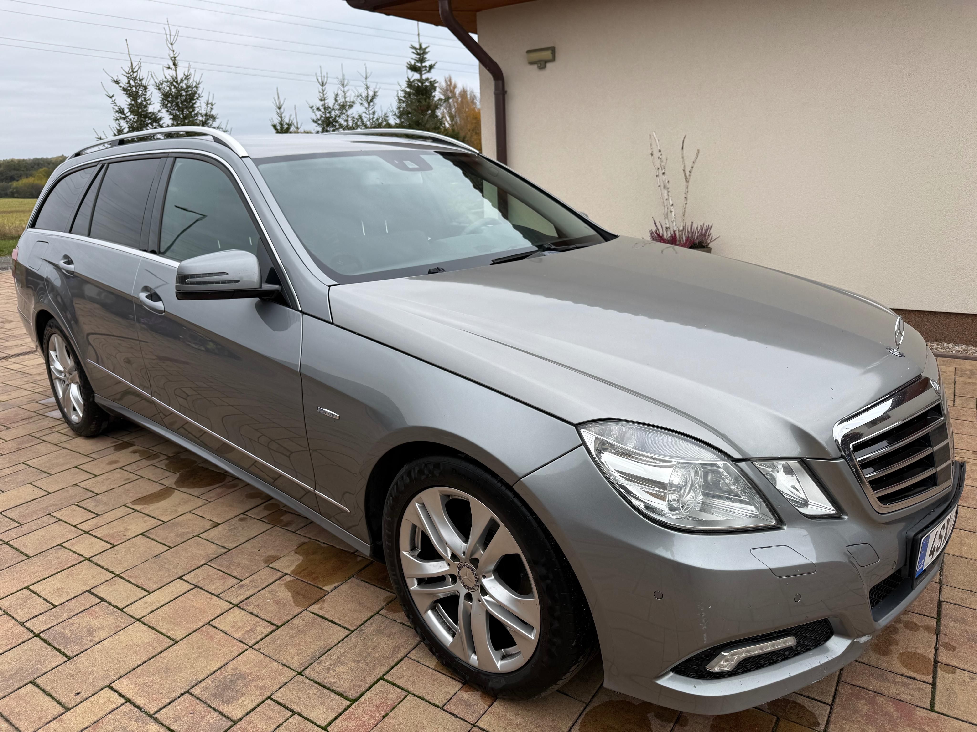 Mercedes-Benz Třídy E, 220 CDI - fotka 2