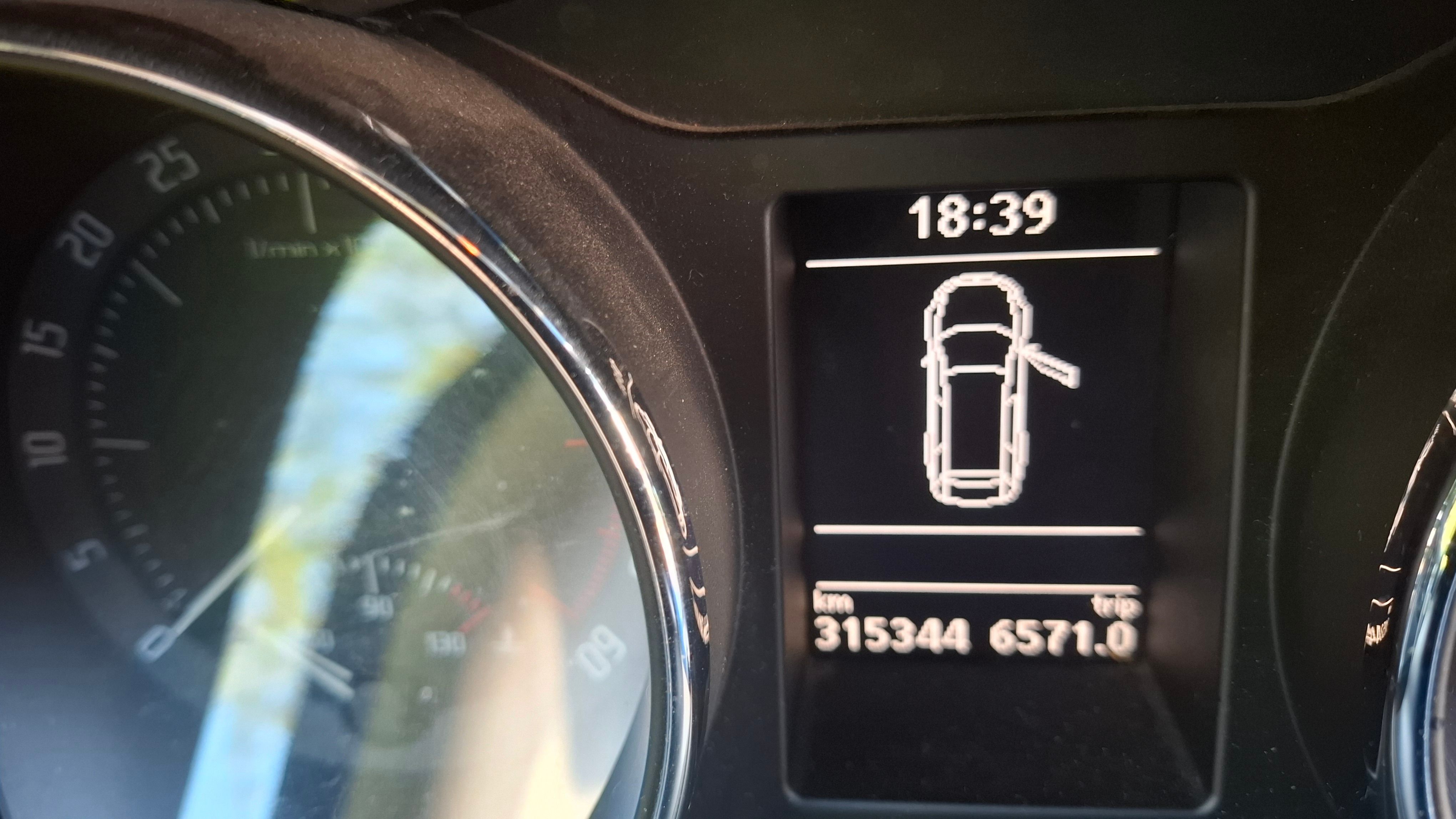 Škoda Superb, SUPERB KOMBI BOURANY - fotka 2