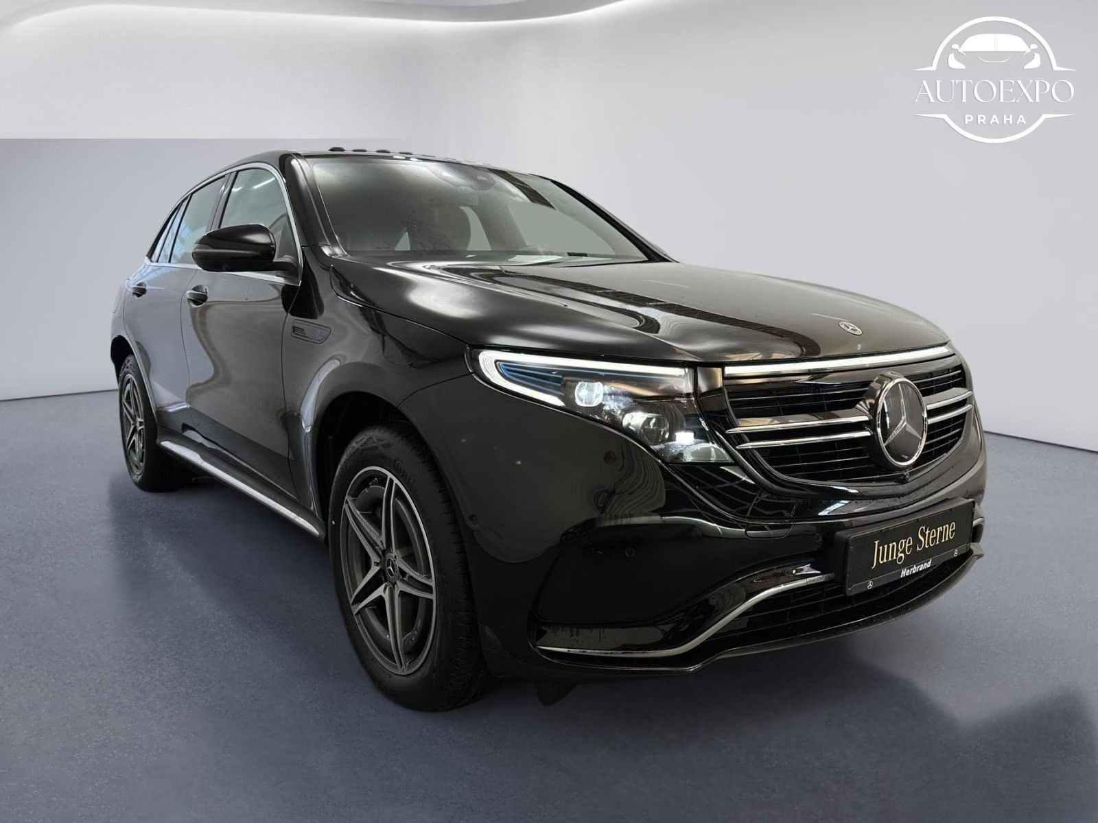 Mercedes-Benz EQC, 400 4M AMG Mutlibeam Distronic - fotka 2