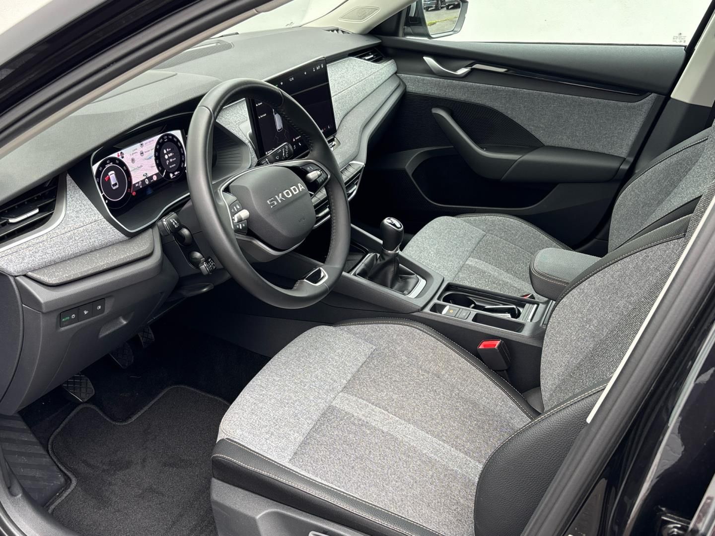 Škoda Octavia, 1.5 TSI / 110 kW Top Selection - fotka 6