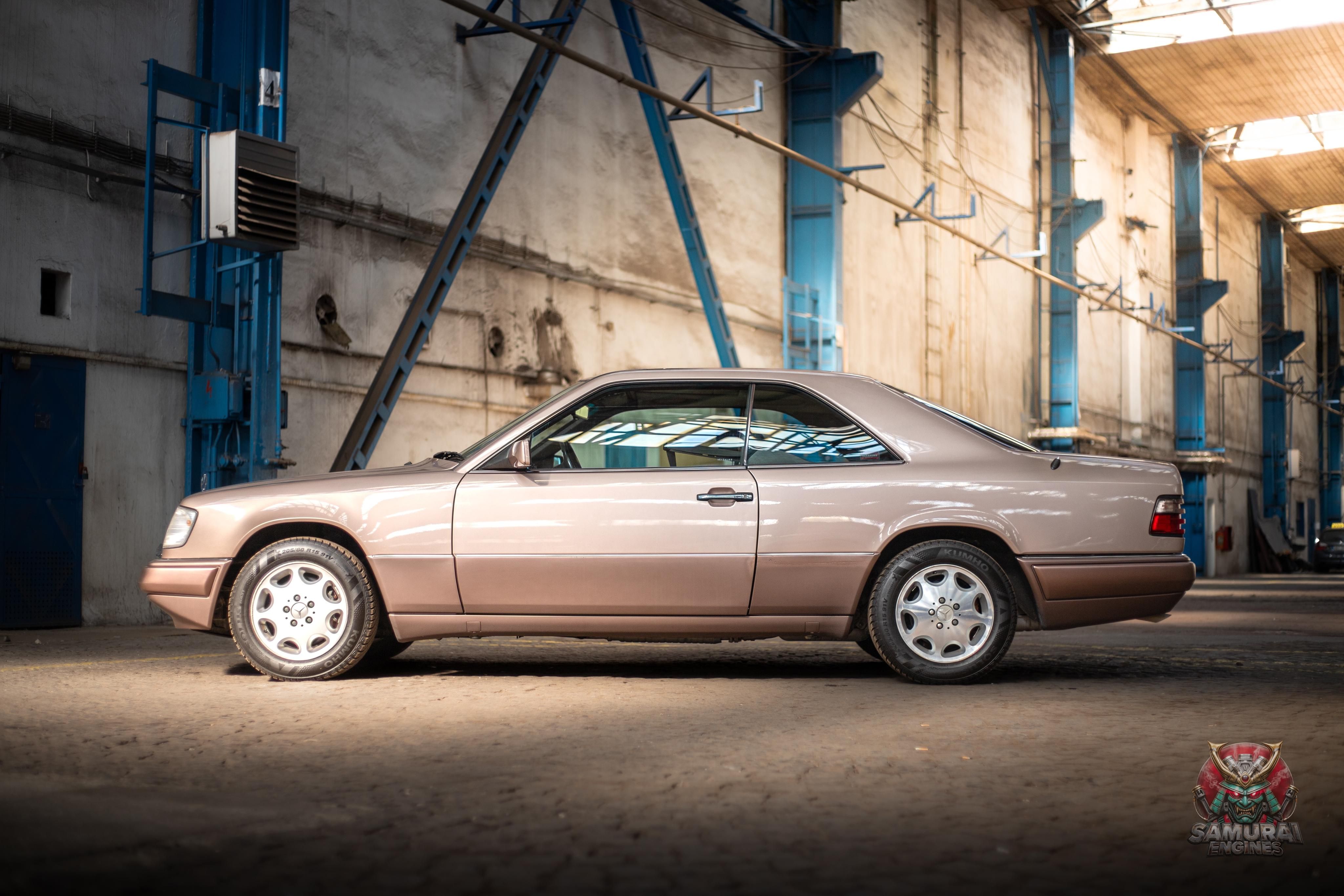 Mercedes-Benz Třídy E, Mercedes-Benz E320 Coupé 1994 - fotka 4