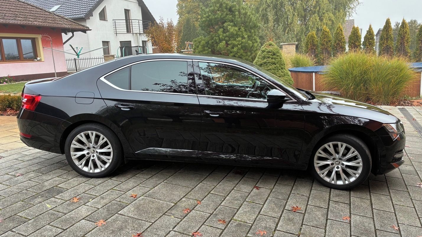 Škoda Superb, Liftback 2.0 TDI, r.v. 2022 - fotka 6