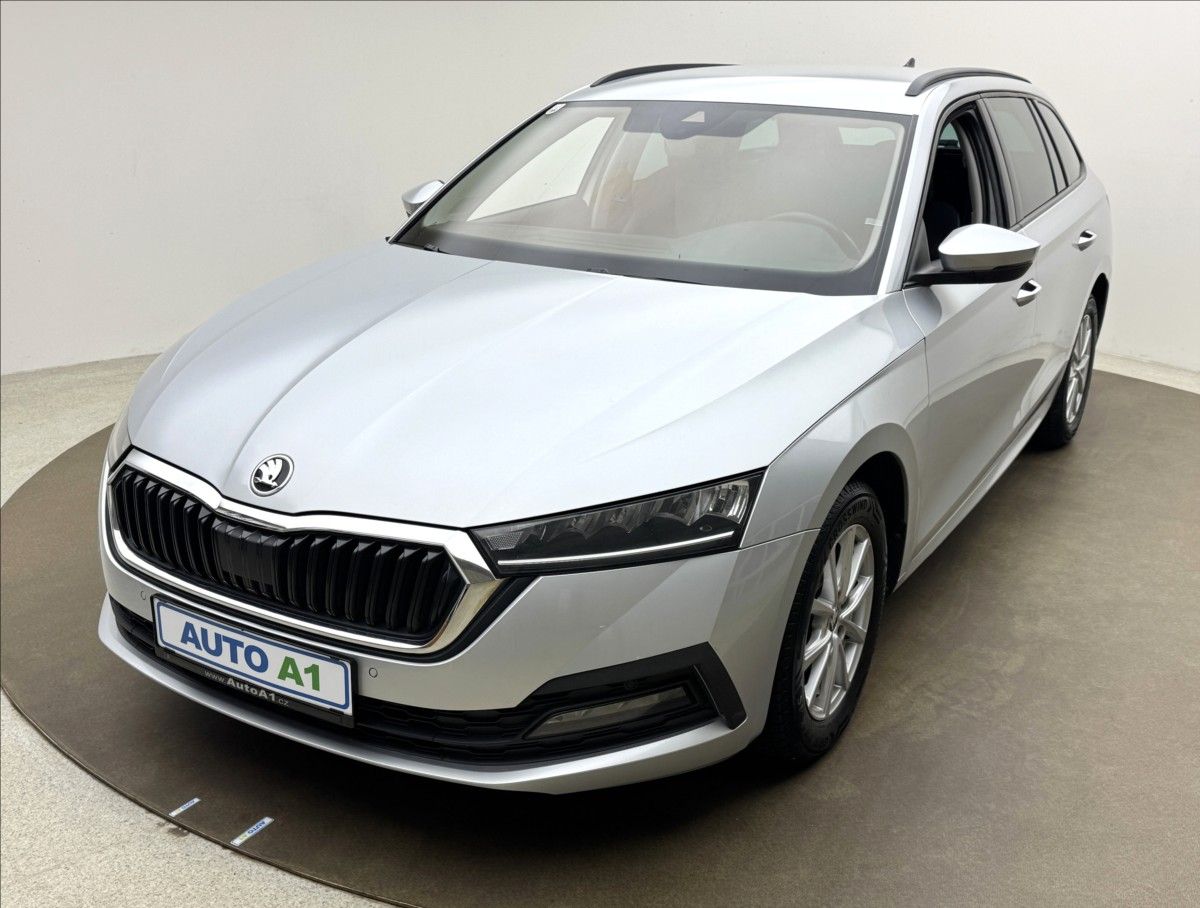 Škoda Octavia, 2,0 DSG SPORT VELKÝ SERVIS TZ