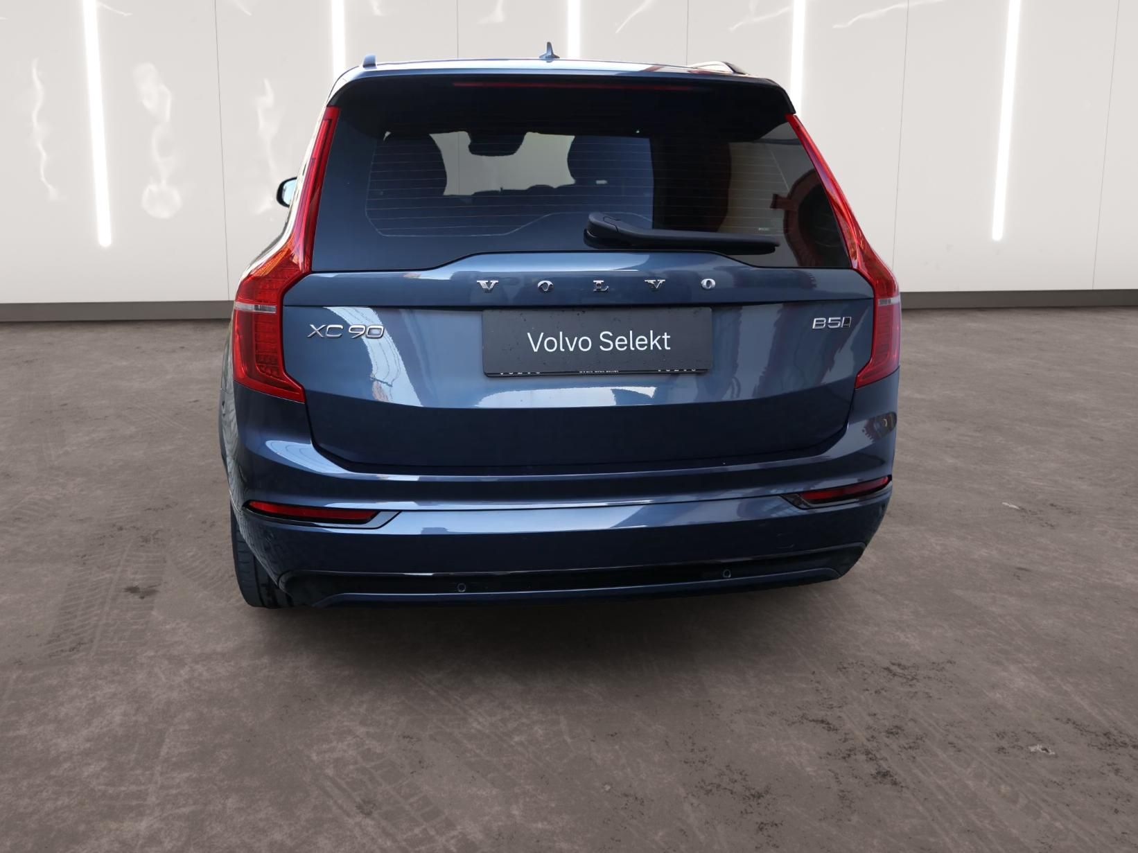 Volvo XC90, R-Design, B5 AWD mild hybrid - fotka 3
