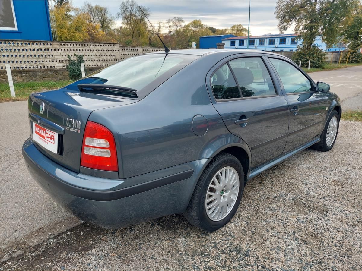 Škoda Octavia, 1,9 TDi Elegance - fotka 5