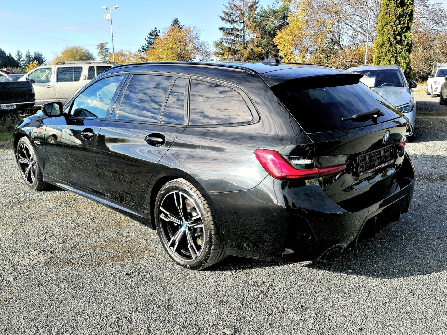 BMW Řada 3, 320e M-Sport PHEV - fotka 5