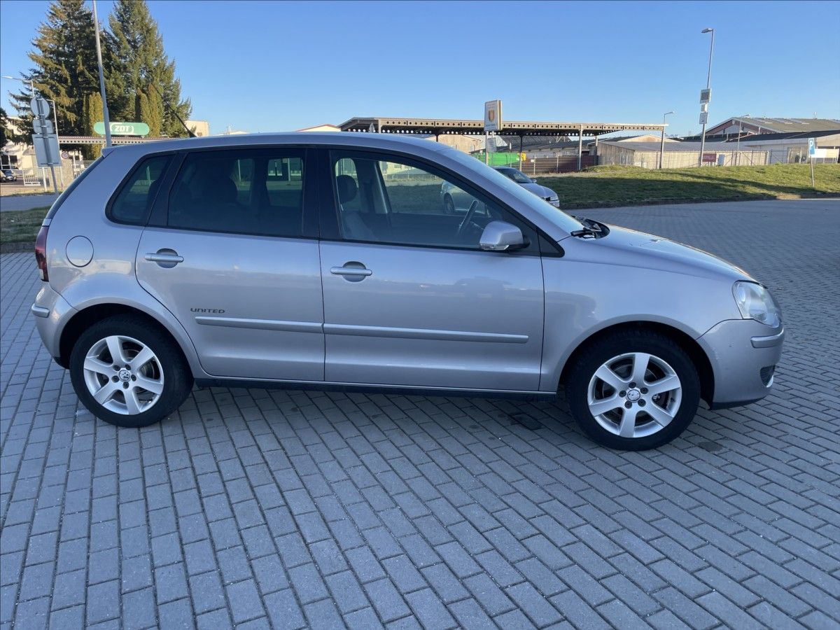 Volkswagen Polo, 1,4 i 16V Kima ESP Tempomat - fotka 5