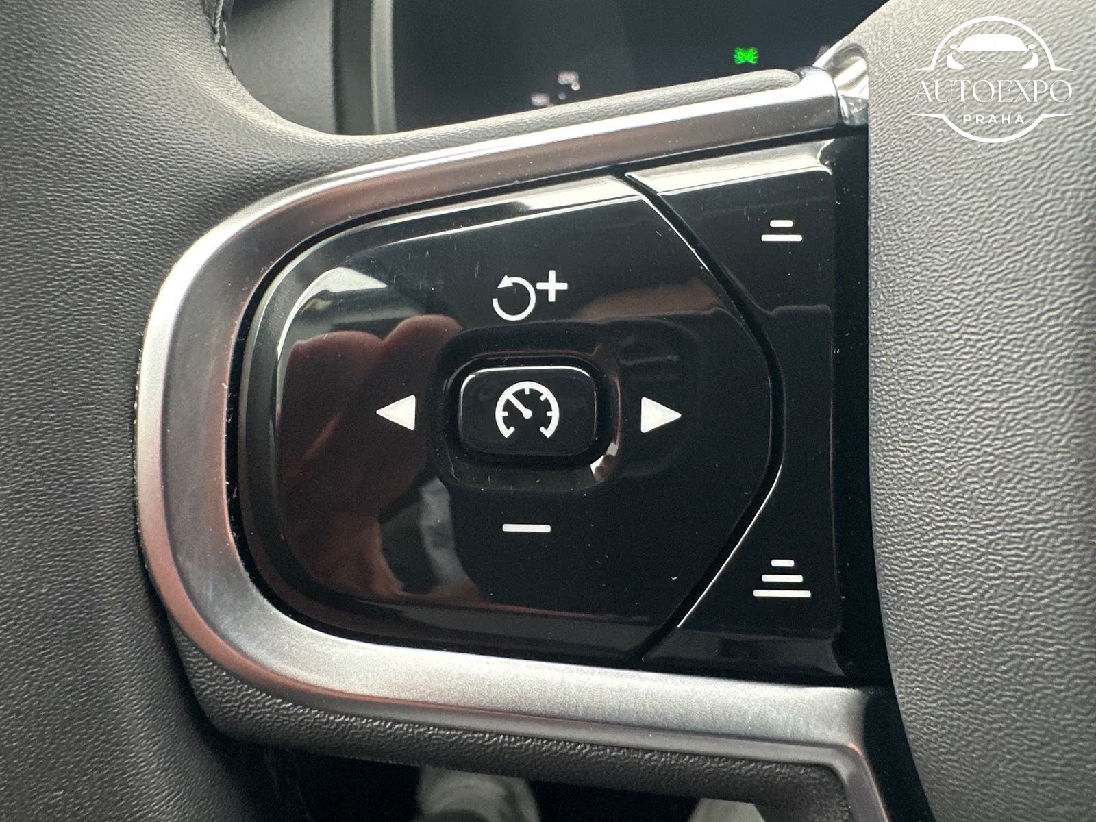 Volvo V90, T6 Recharge*AWD*TAŽNÉ - fotka 6