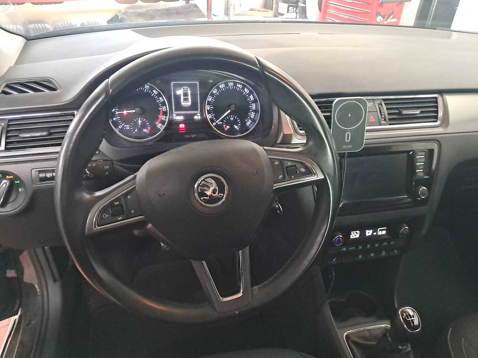 Škoda Rapid, 1.4 TDI, Automatická klima - fotka 3