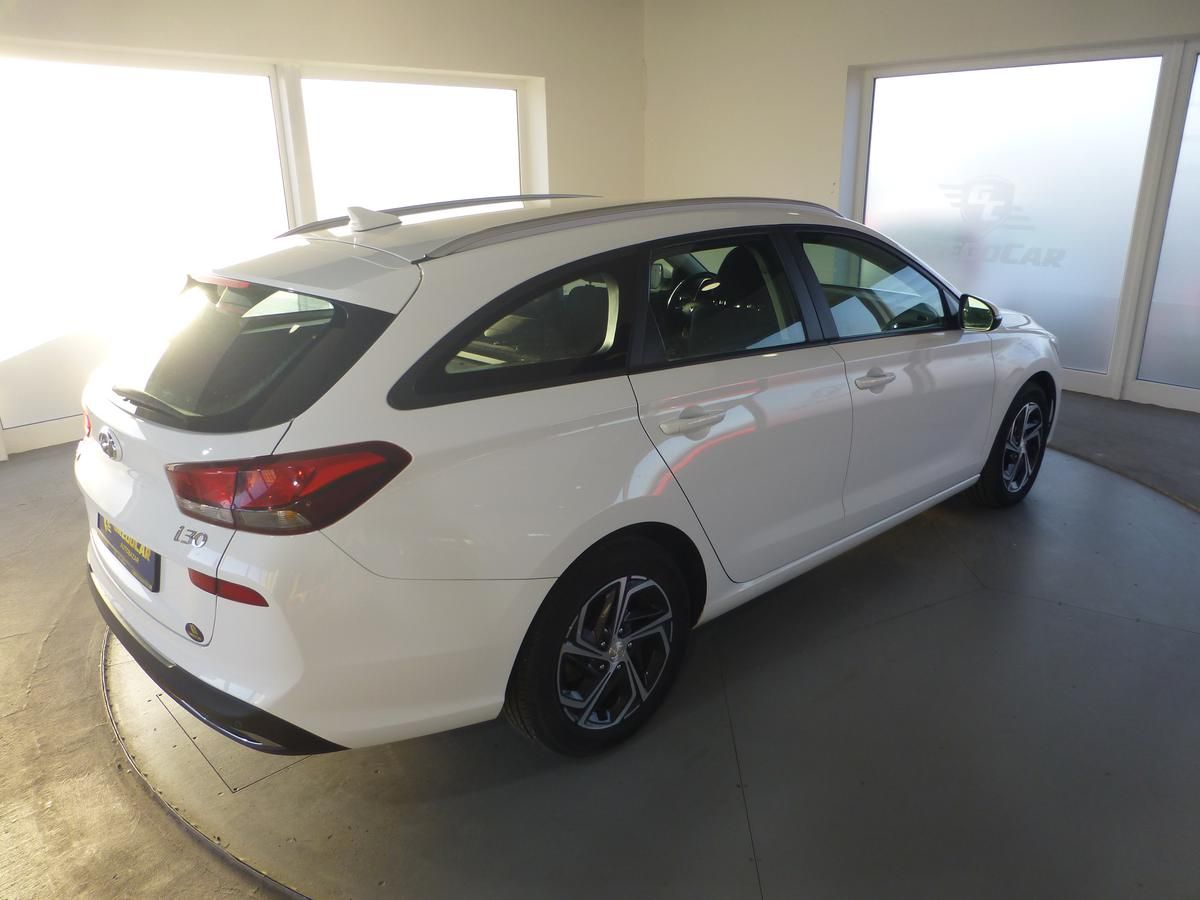 Hyundai i30, 1,6CRDI*ALU*AC**PARK.S**KAMERA - fotka 6