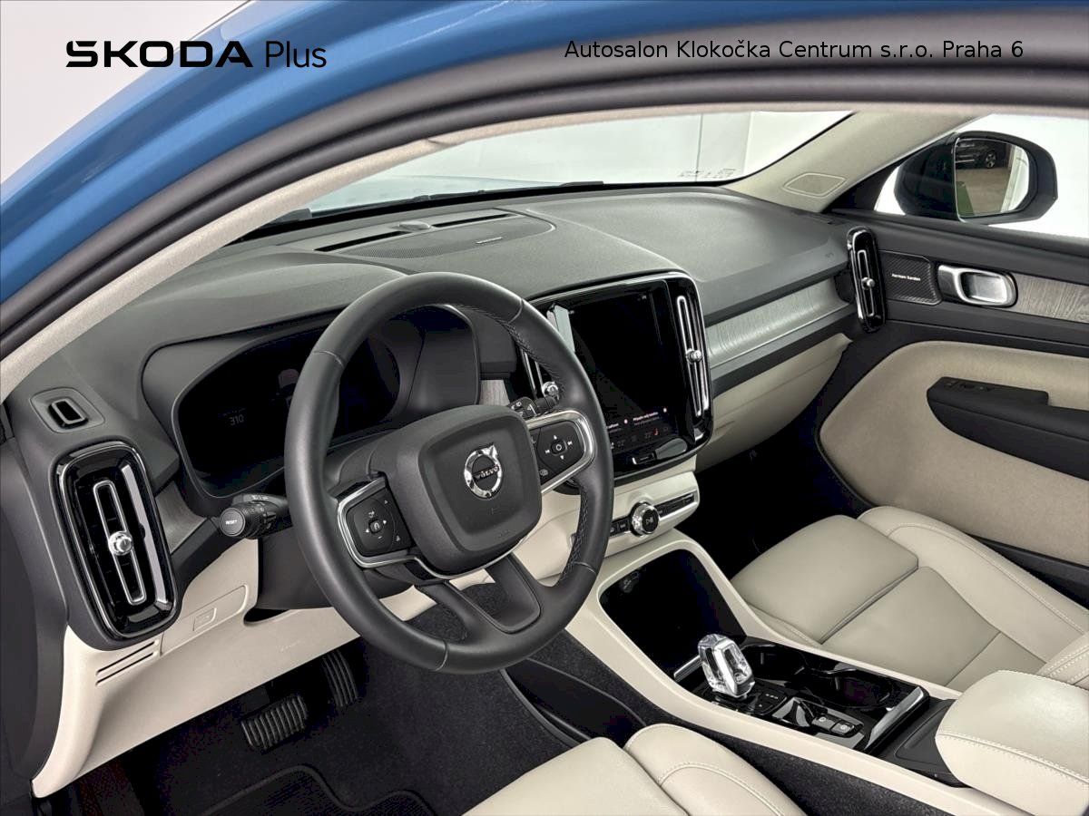 Volvo XC40, B4145 kW Dark Ultimate AT - fotka 6
