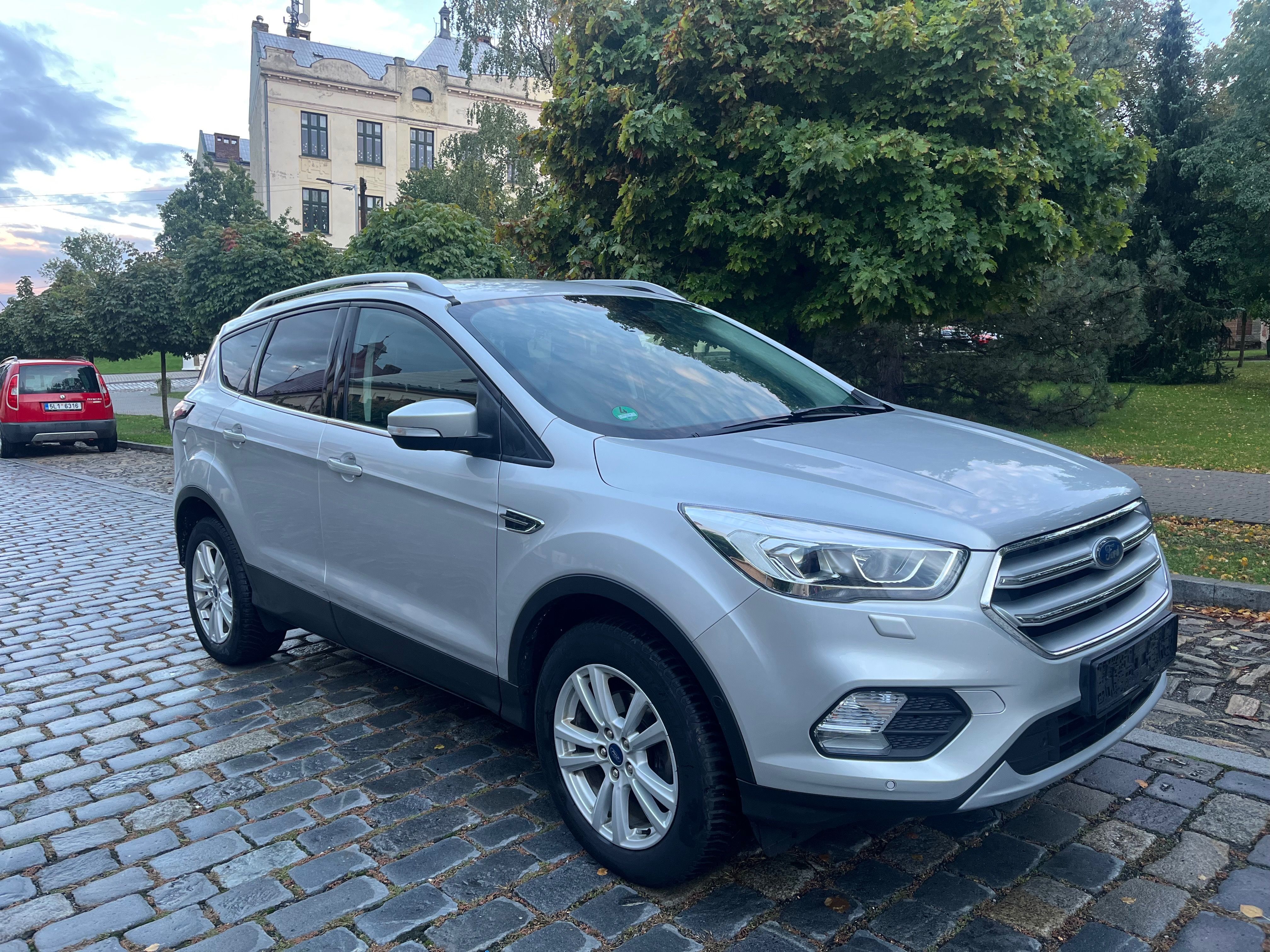 Ford Kuga, 1.5 EB,Titanium,ALU kola - fotka 2