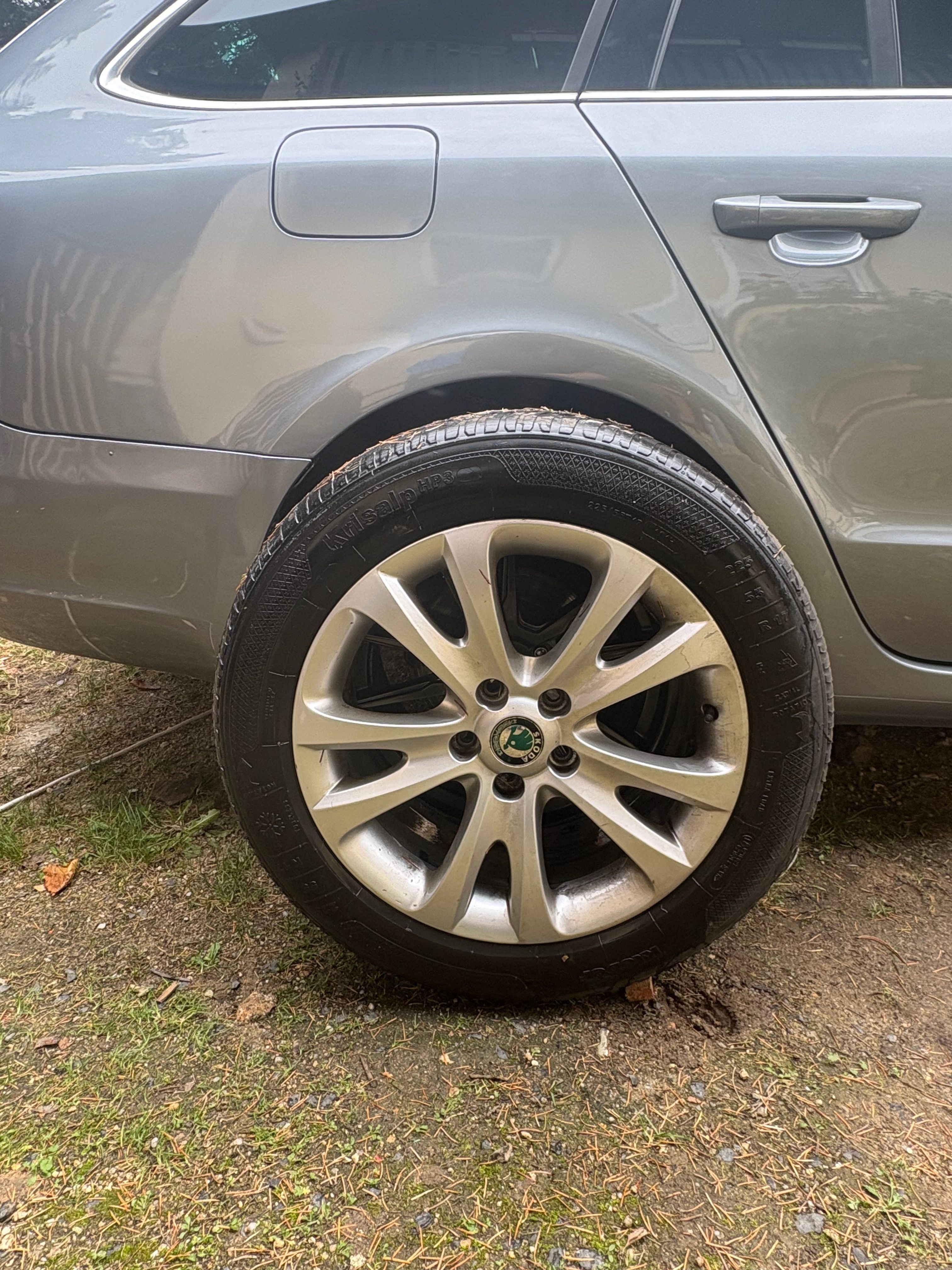 Škoda Superb, 2.0 TDi 103kw - fotka 5