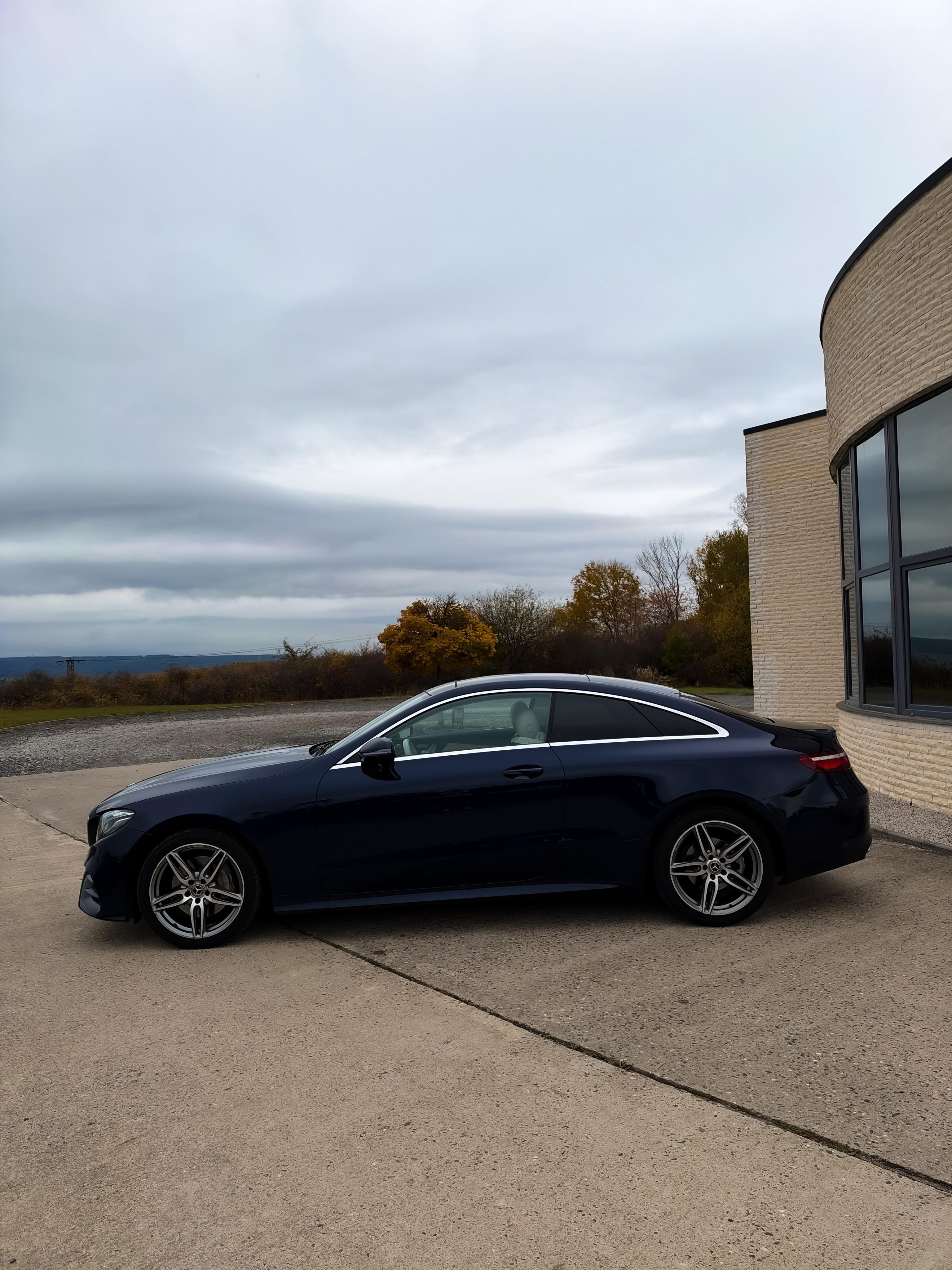 Mercedes-Benz Třídy E, E coupe 220 4Matic, AMG packet - fotka 3