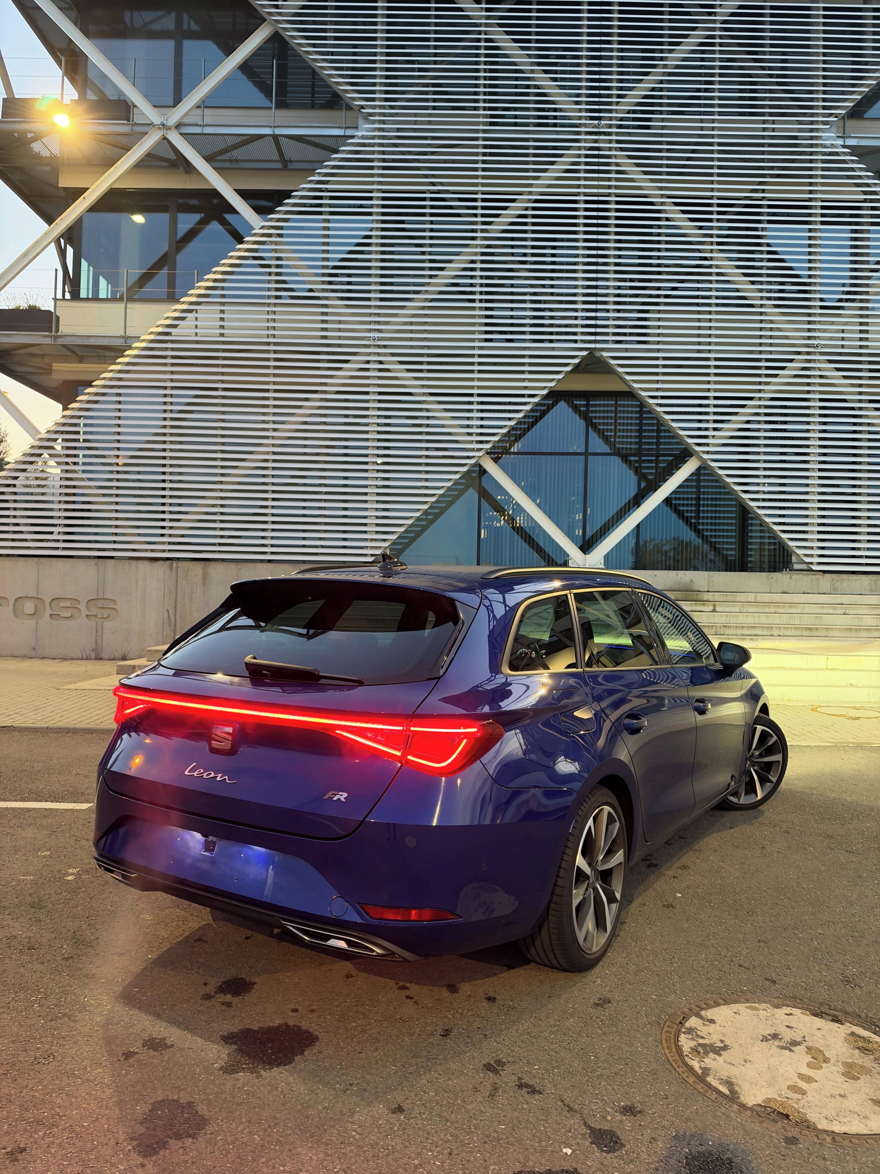 Seat Leon, ST FR 1.5TSI 110KW,TAŽNÉ,ACC - fotka 4