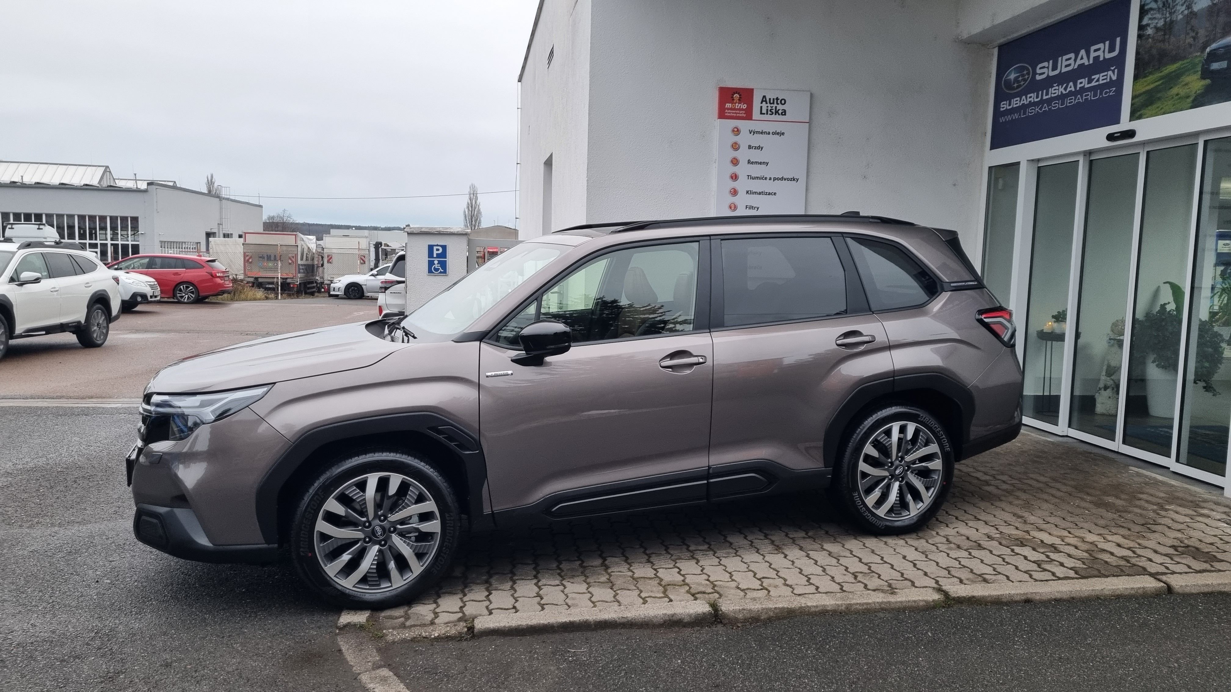 Subaru Forester, 2,0i CVT Touring + zimní kola - fotka 4