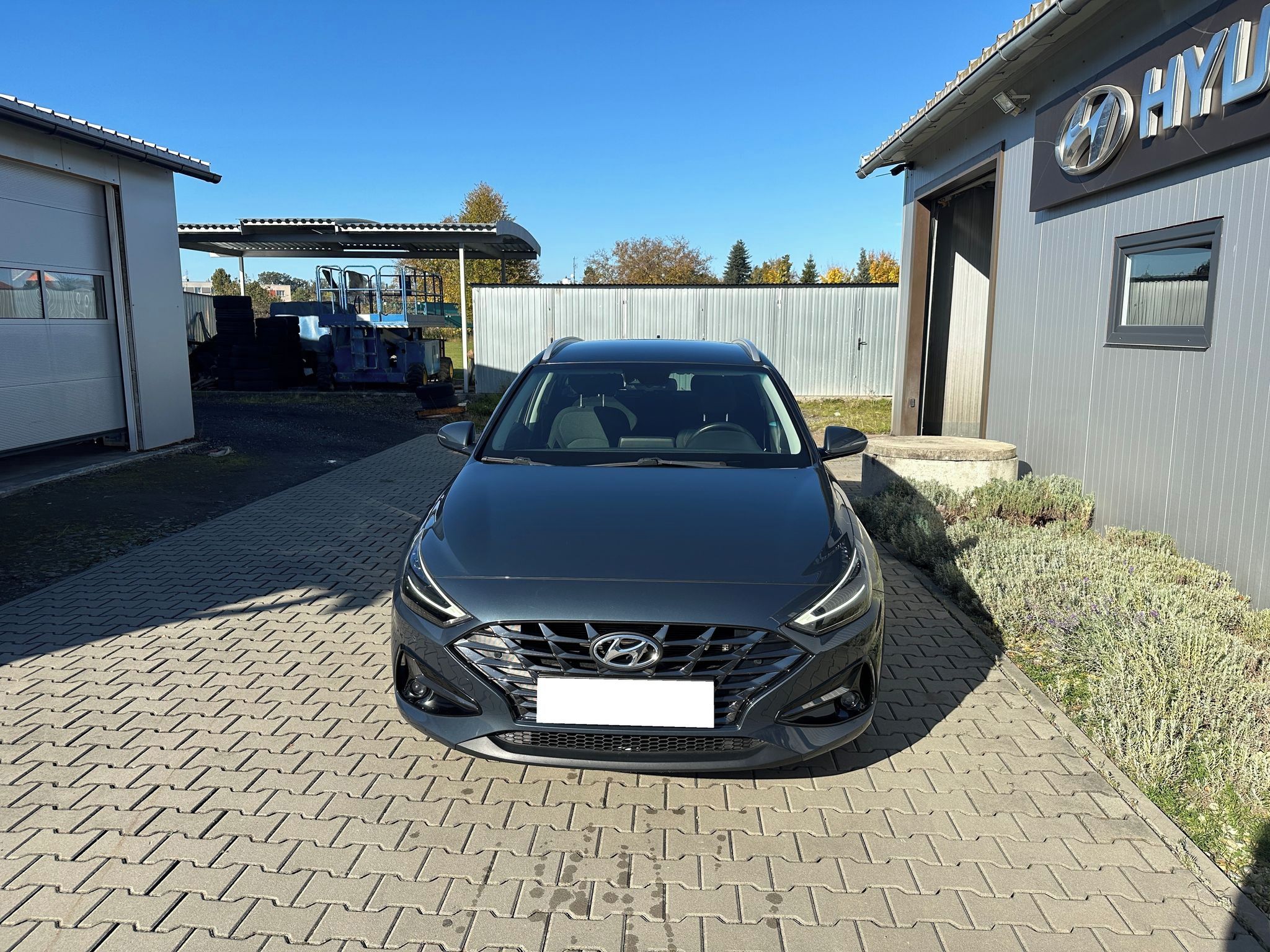 Hyundai i30, 1.5i 81 kW STYLE - fotka 2