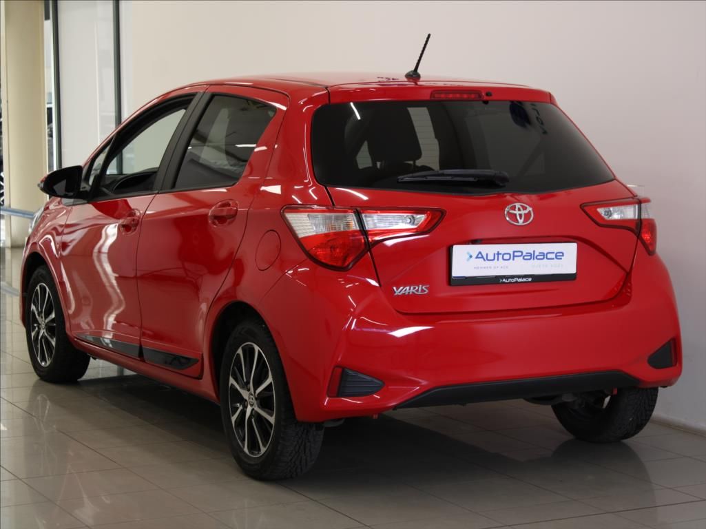 Toyota Yaris, 1,5 i 82kW 1.maj.ČR 52tkm! - fotka 3