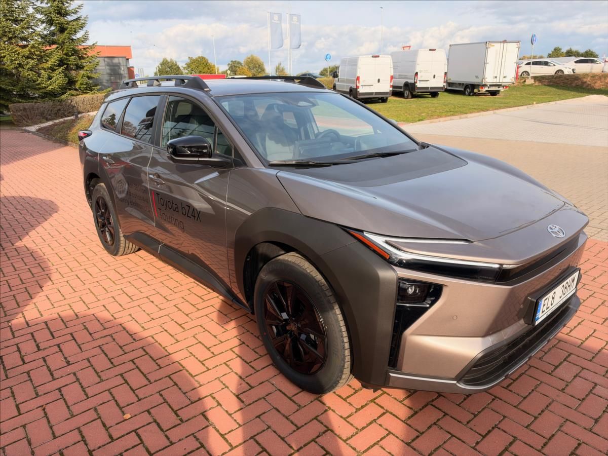 Toyota bZ4X, Style 4x4 Touring - fotka 2