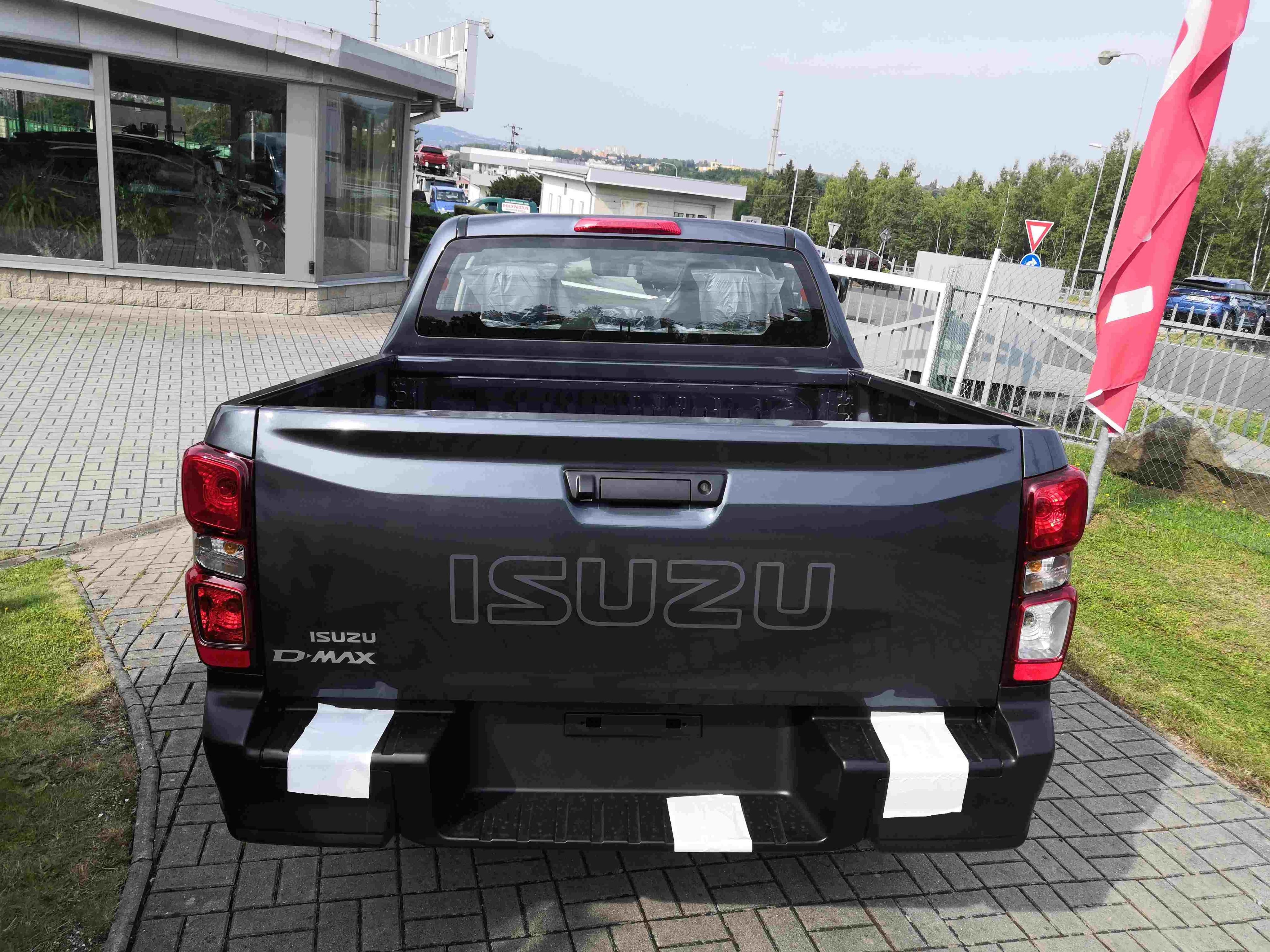 Isuzu D-Max, 1,9 Ddi Double Cab L 6AT - fotka 6