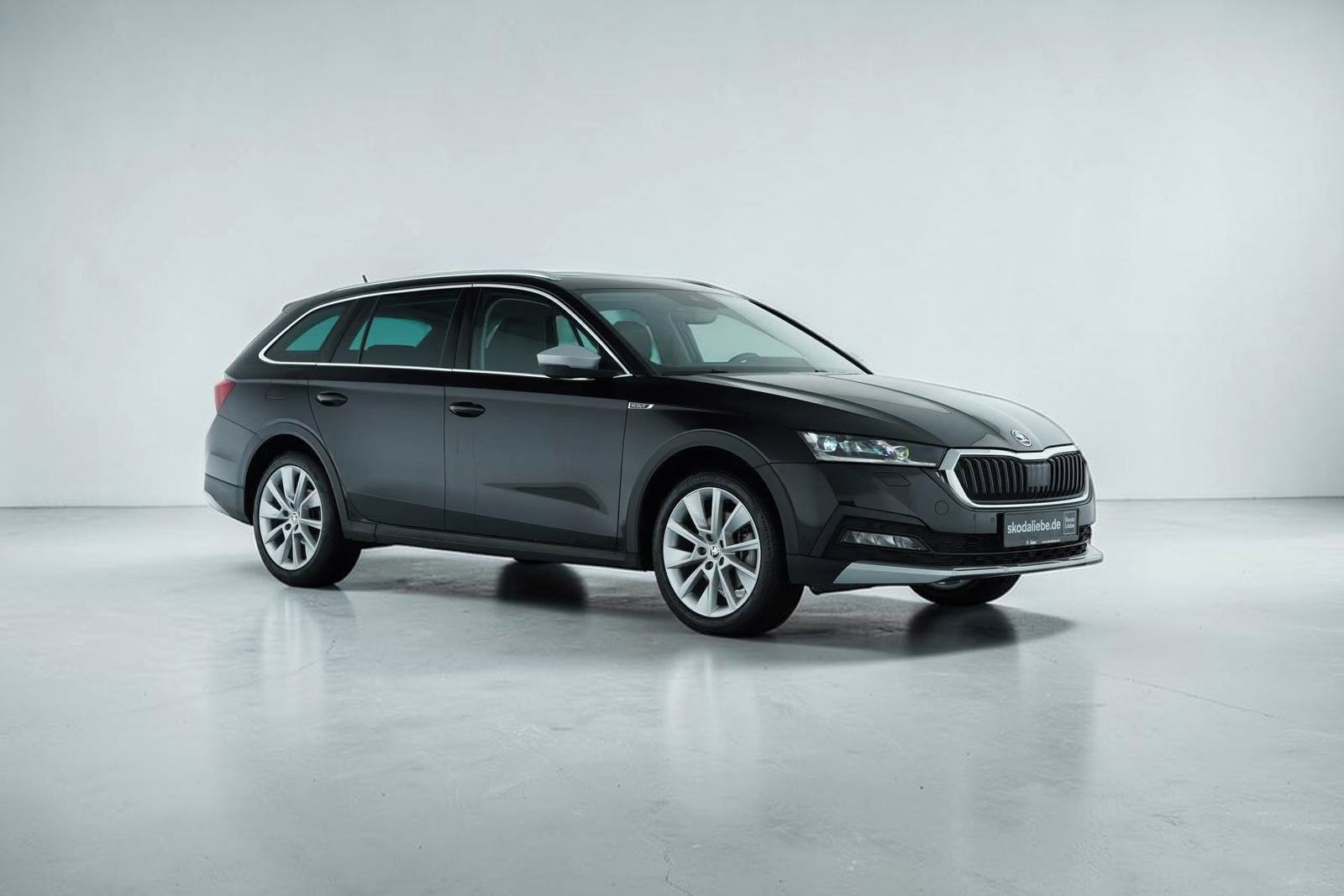 Škoda Octavia, Scout 2.0TDI DSG 4x4*ACC*HUD - fotka 3