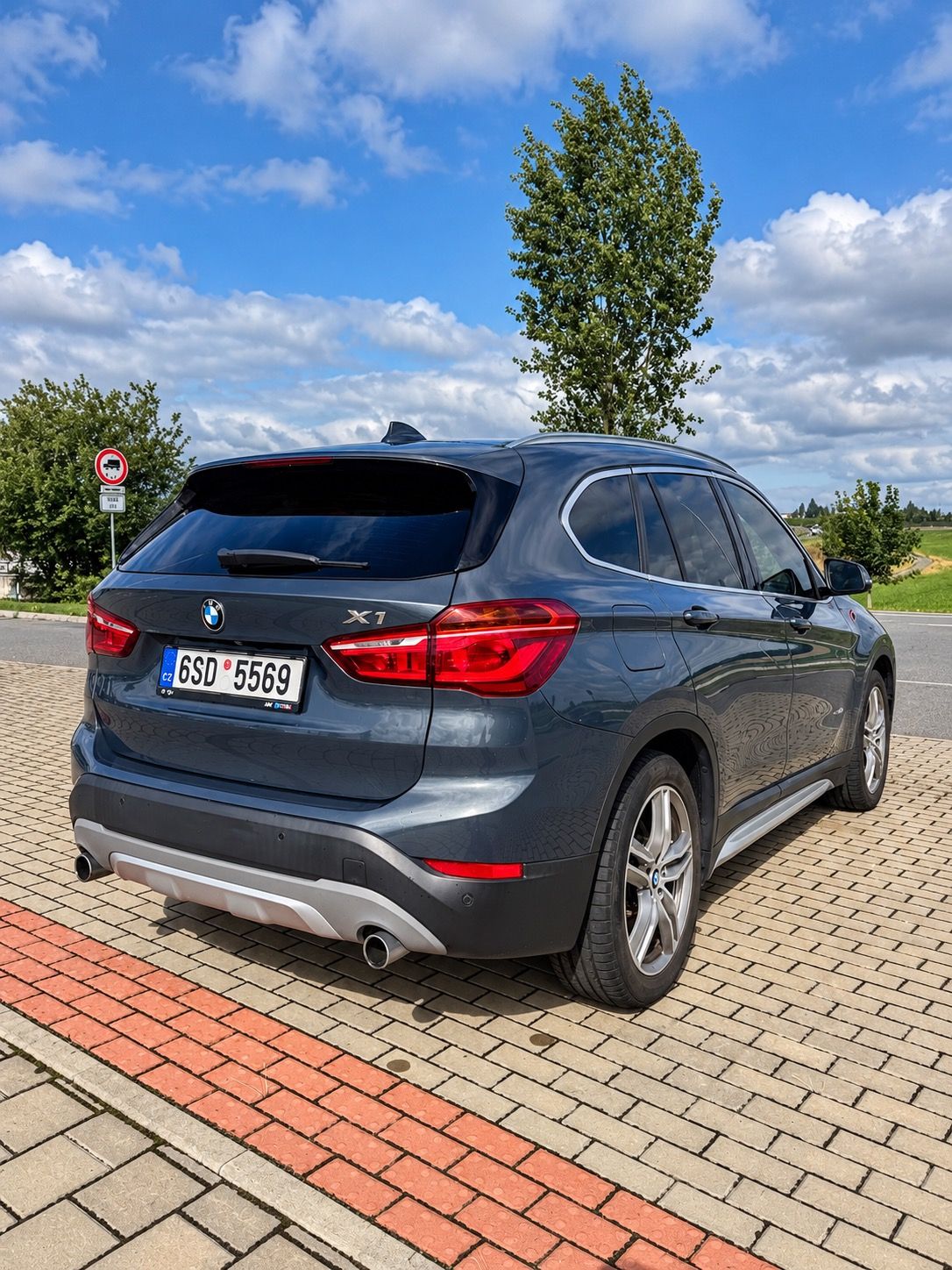 BMW X1, 25i xdrive pouze18000 km - fotka 6
