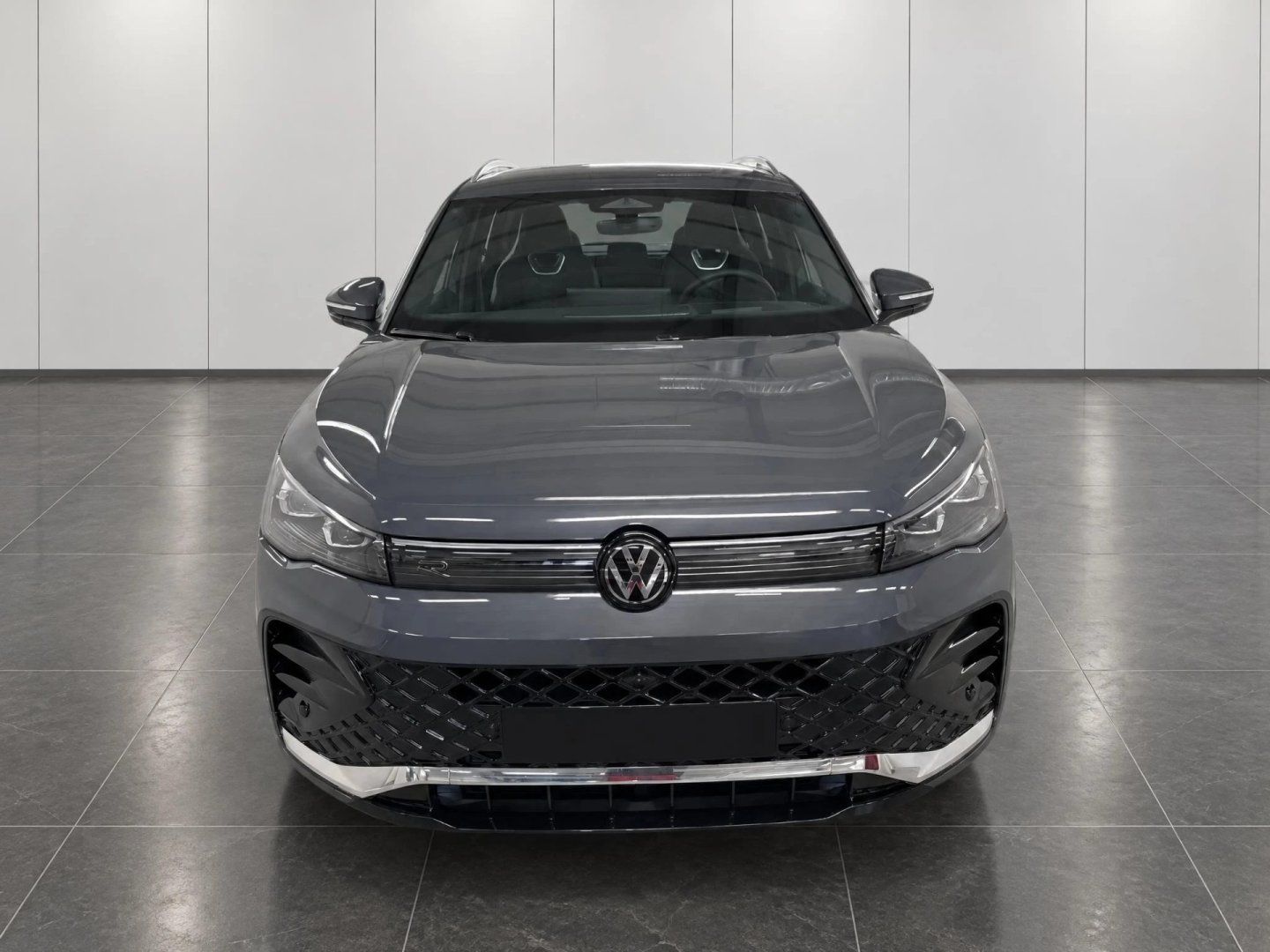 Volkswagen Tiguan, R-Line 1.5 eTSI DSG Tažné - fotka 2