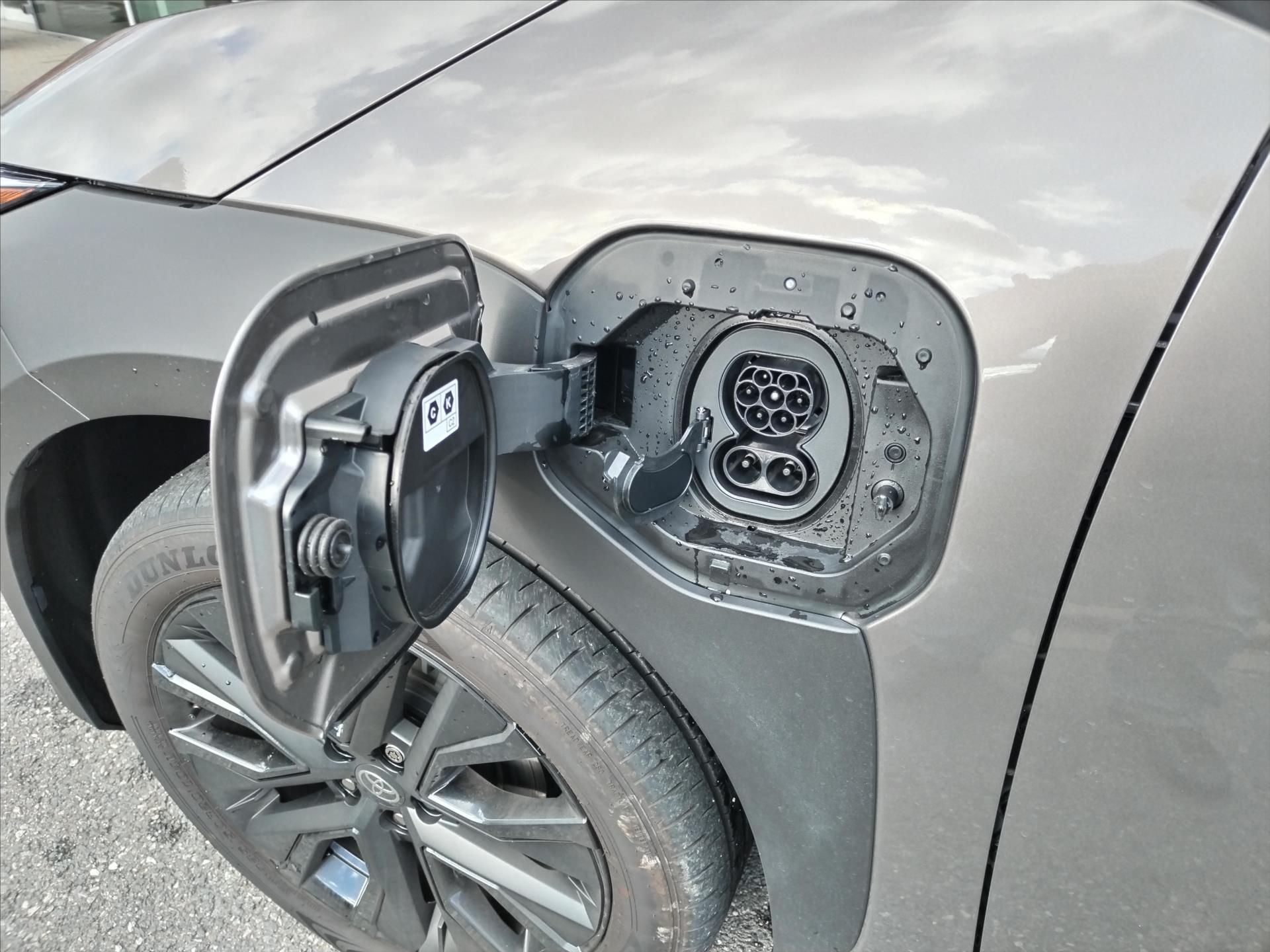 Toyota bZ4X, BEV 74,7 kWh  AWD TOURING EXEC - fotka 5