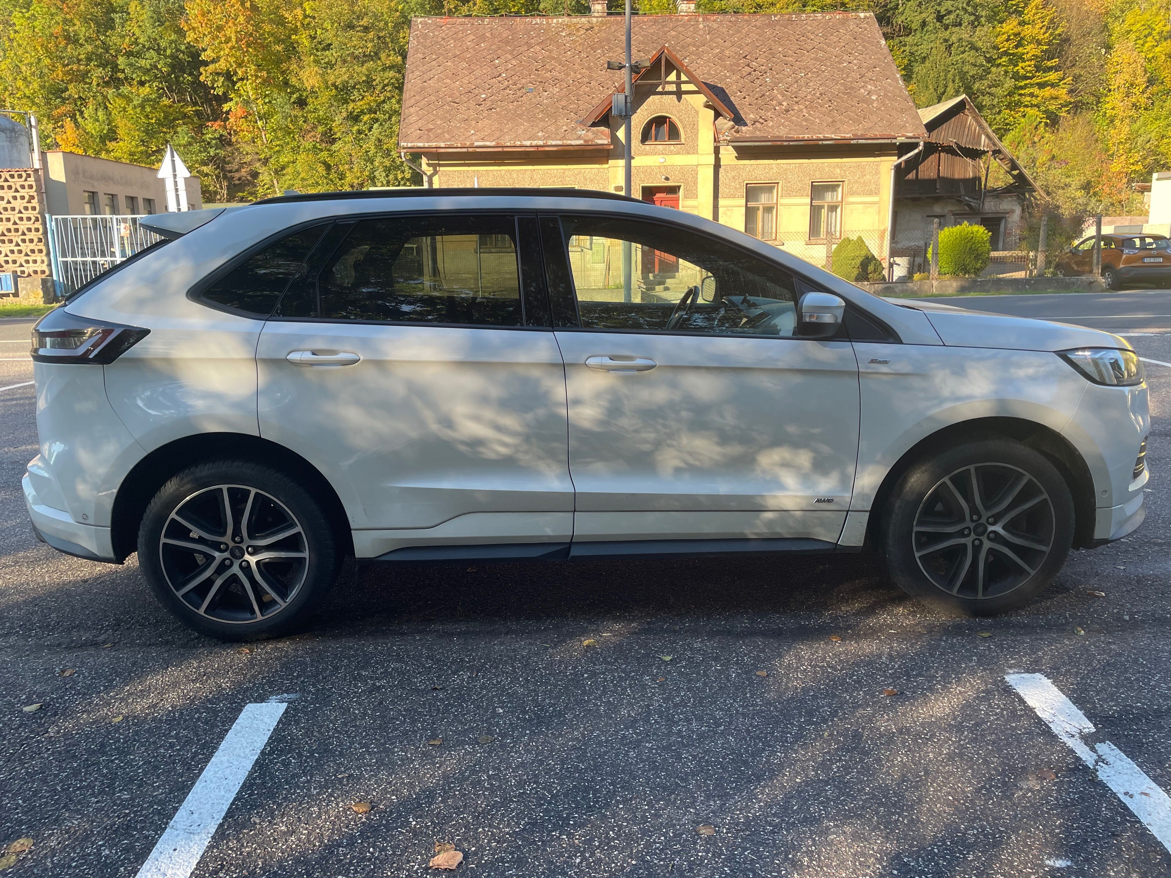 Ford Edge, Prodám Ford Edge 2.0 175Kw - fotka 4