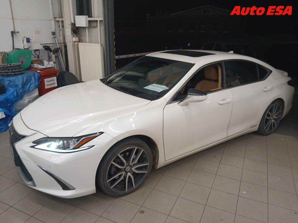 Lexus IS, 2.5 ES300H