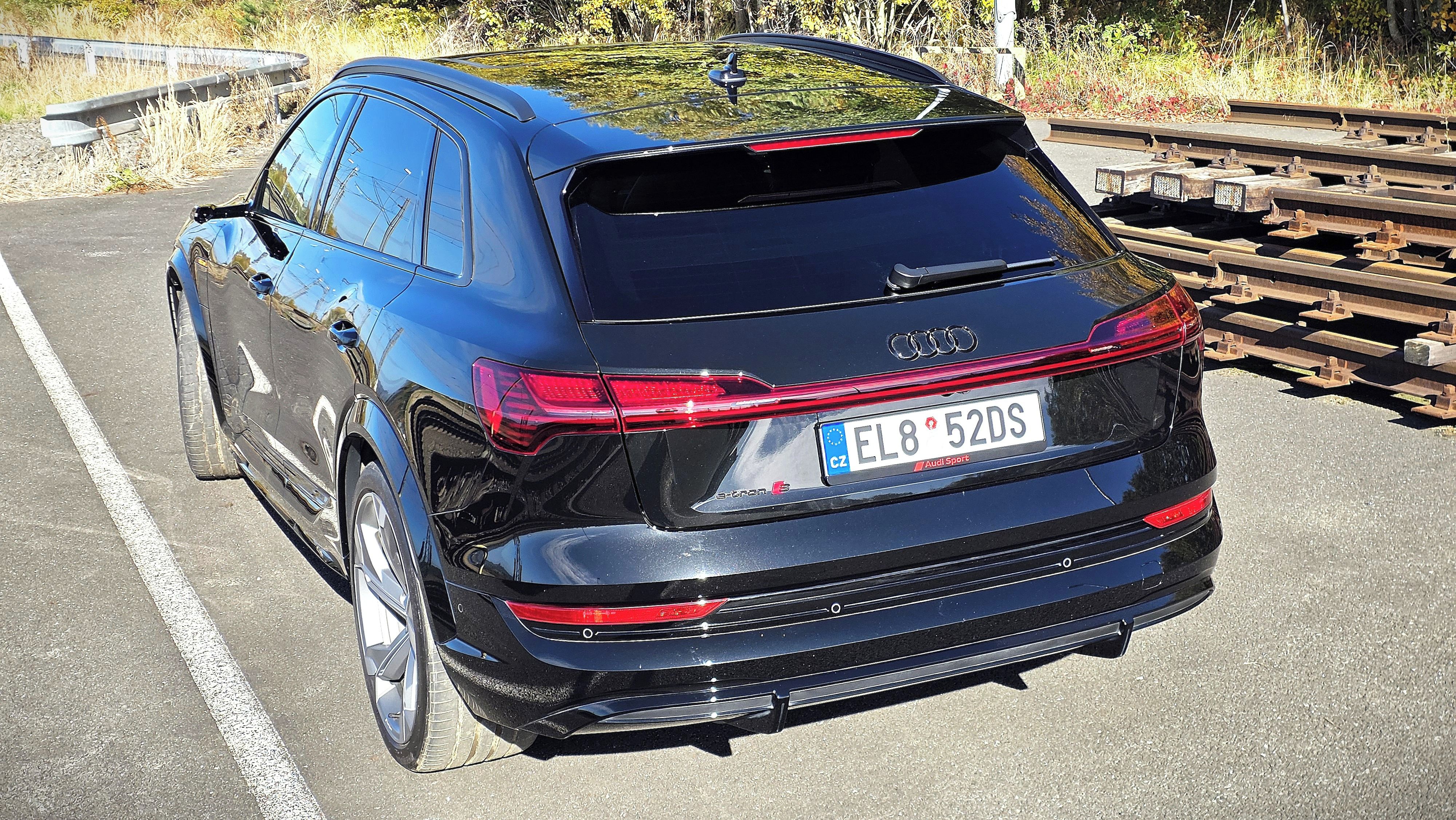 Audi e-tron, Audi E-tron S, tažné, B&O, 4x4 - fotka 4